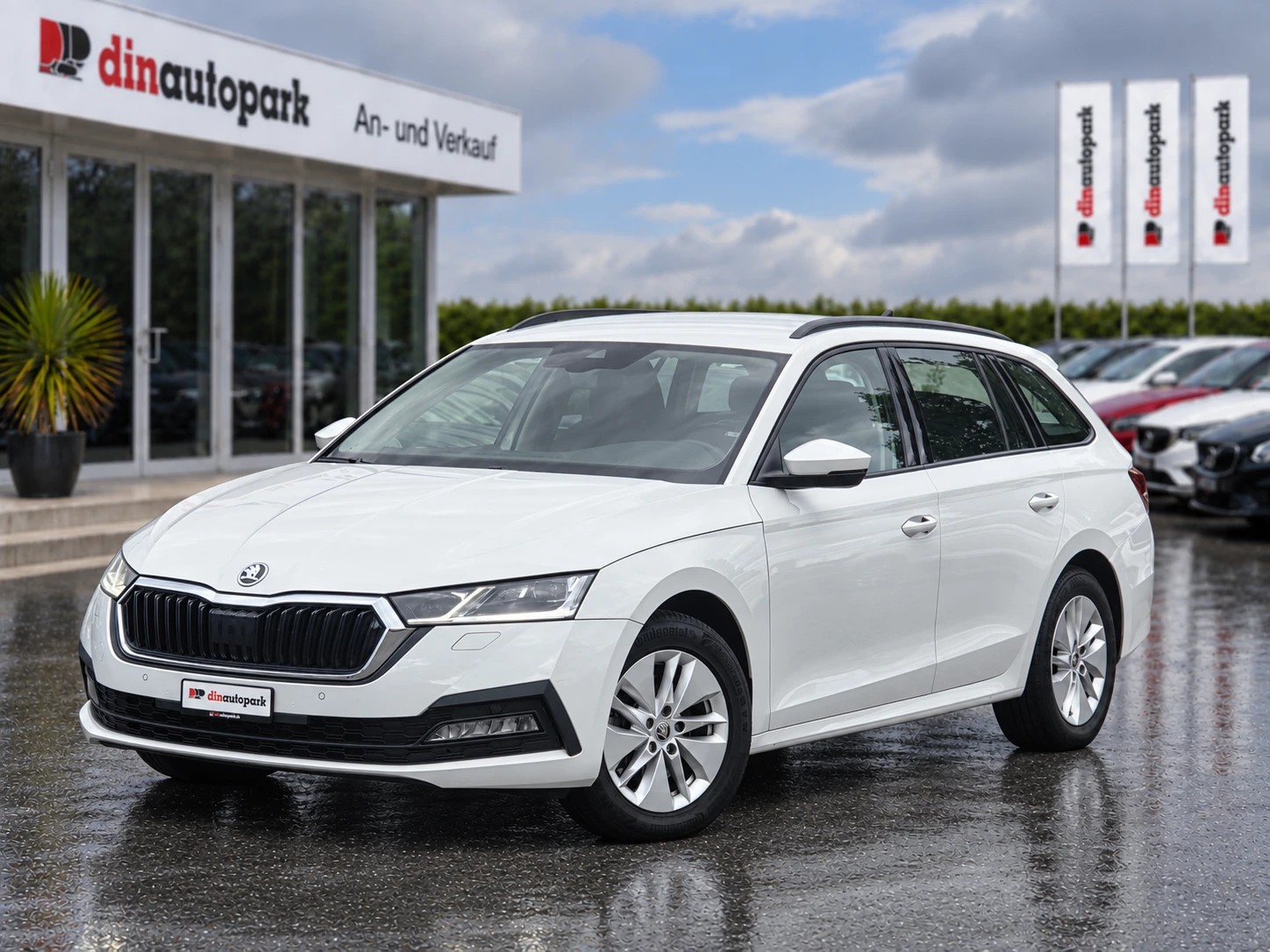 SKODA Octavia Combi 2.0 TDI DSG Sport 4x4 * CH-Fahrzeug * Top Zustand * 8-Fach *-image-0