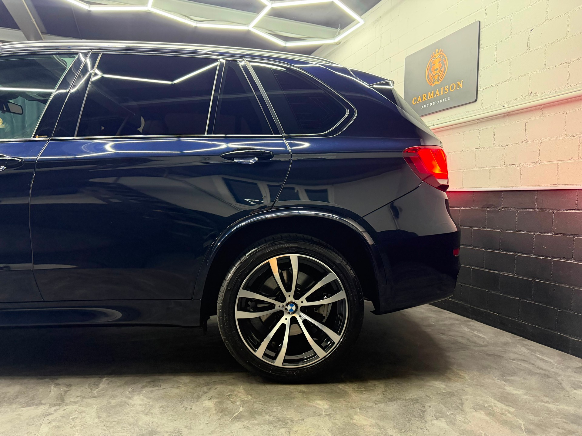 BMW X5 xDrive M50d Steptronic M-Paket | Panorama Dach | Harman/Kardon | Head-Up | 360° Kamera-showroom-element-3
