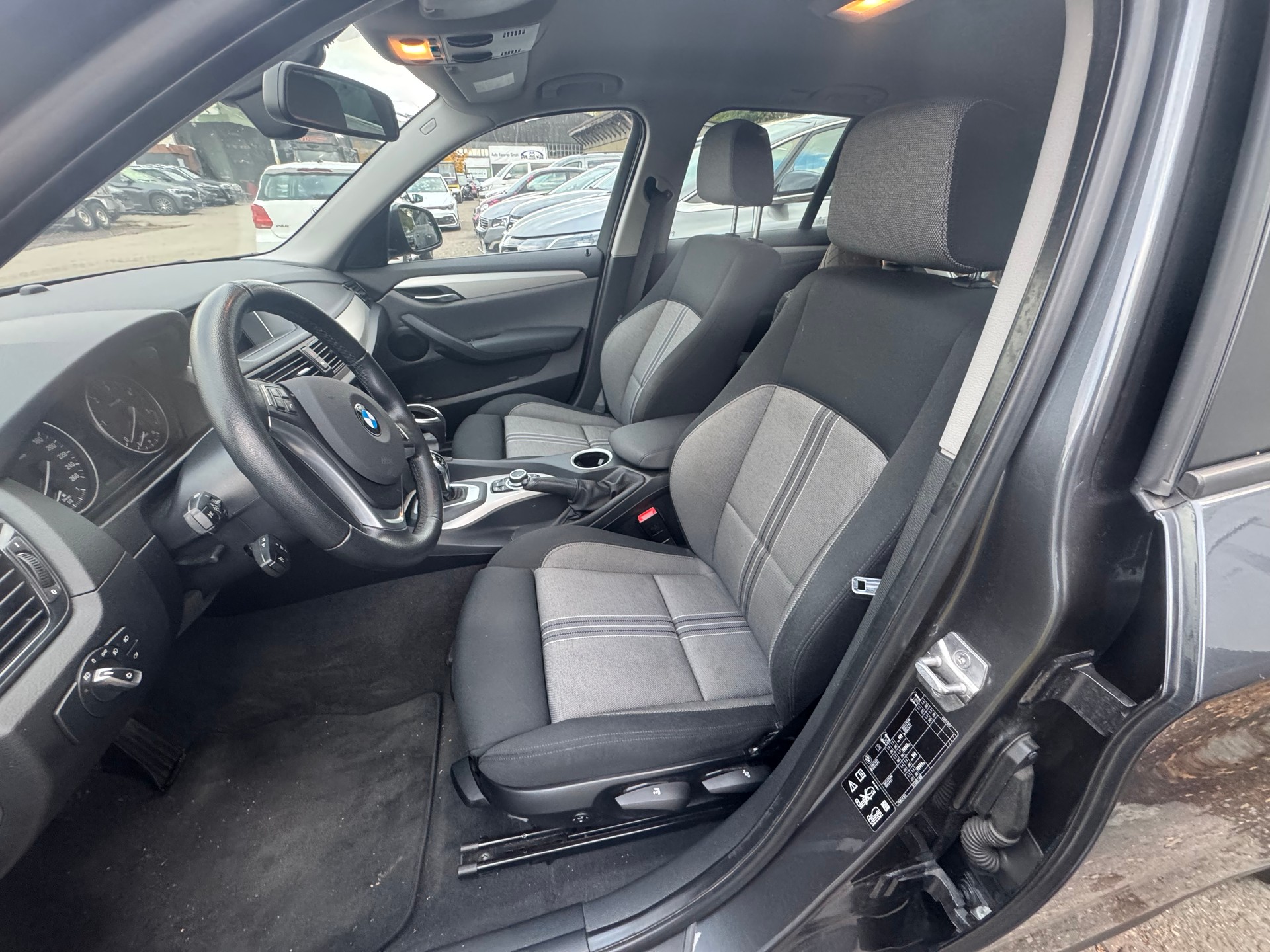 BMW X1 xDrive 18d Sport Line Steptronic-image-7