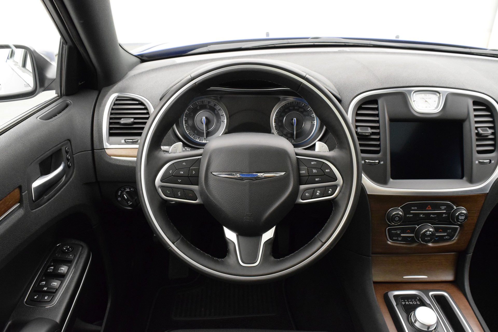 CHRYSLER 300C 5.7 V8-image-12