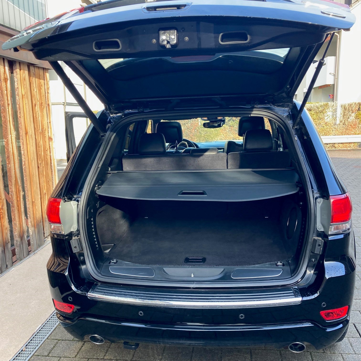JEEP Grand Cherokee 3.0 CRD Overland Automatic-image-4