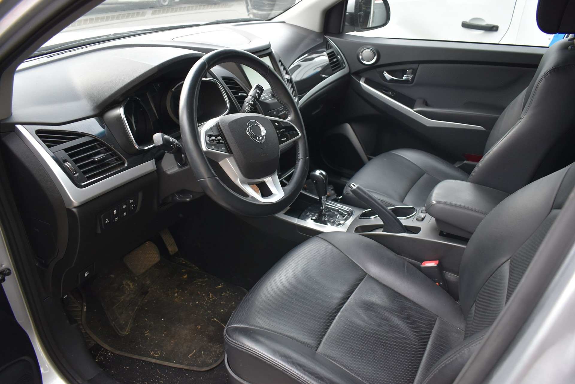 KGM-SsangYong Korando 2.2 e-XDi Quartz 4WD Automatic-image-3