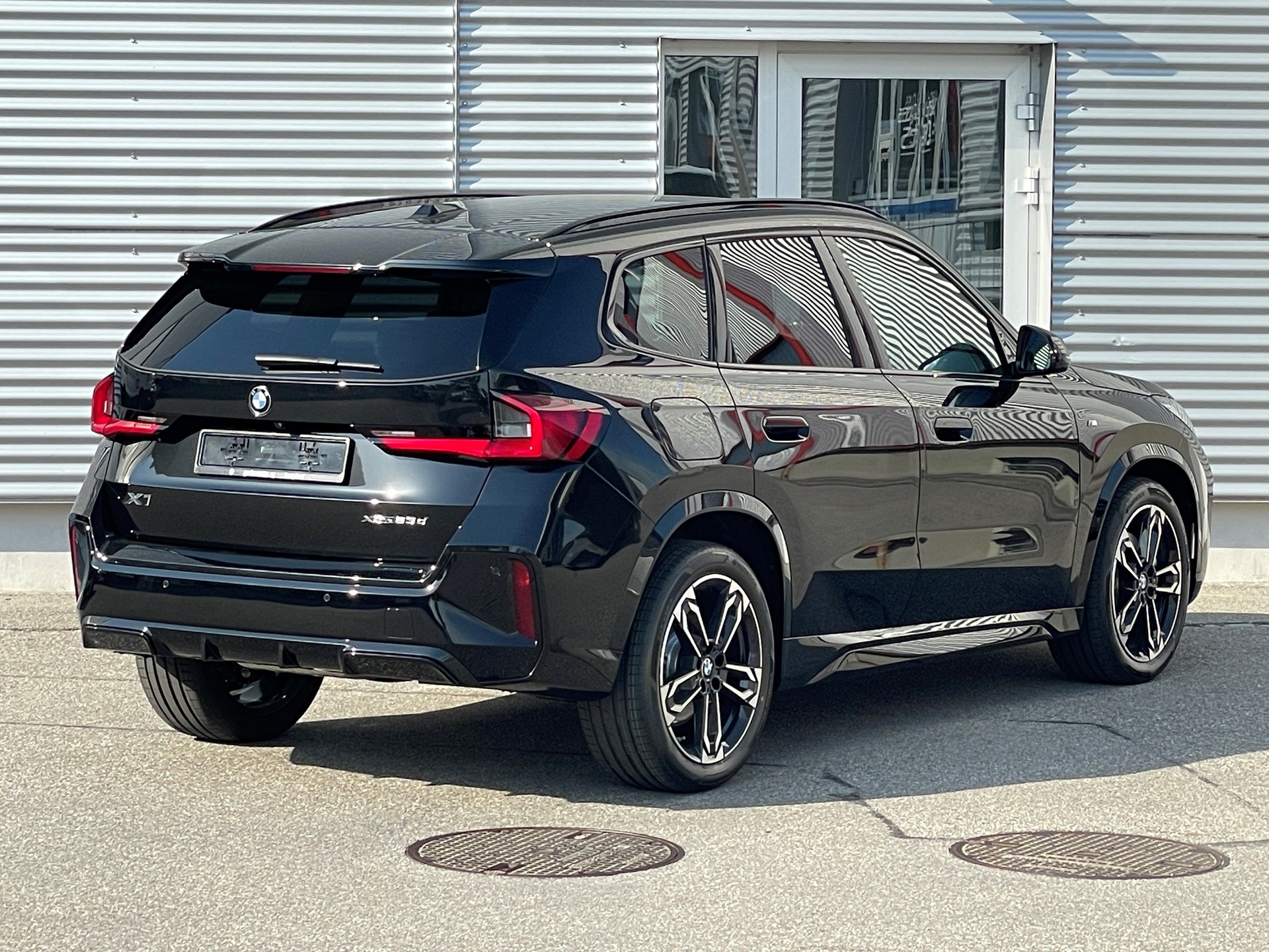 BMW X1 xDrive 23d 48V M Sport-image-1