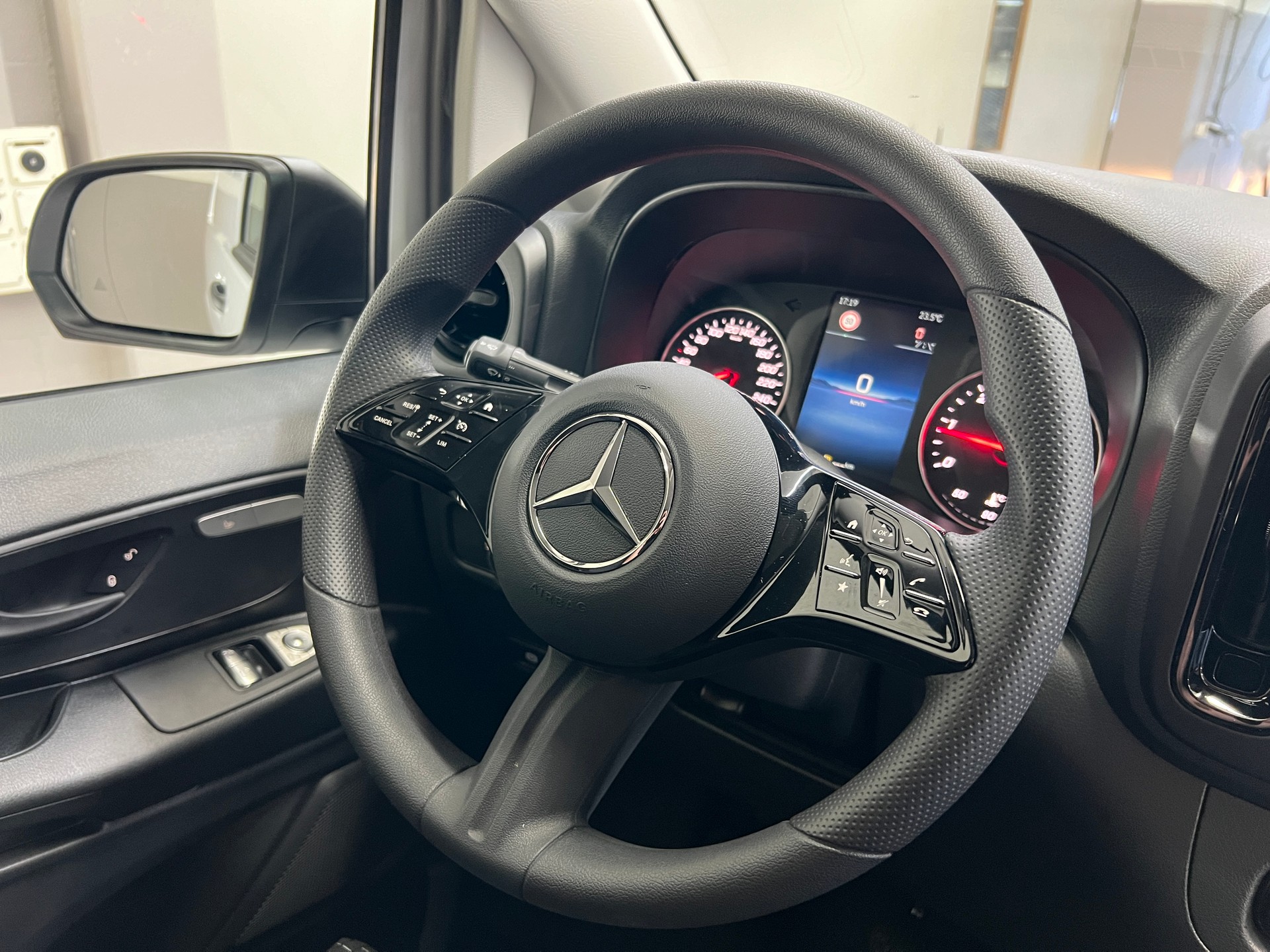 MERCEDES-BENZ Vito 114 CDI KA PRO 3200mm L-image-11
