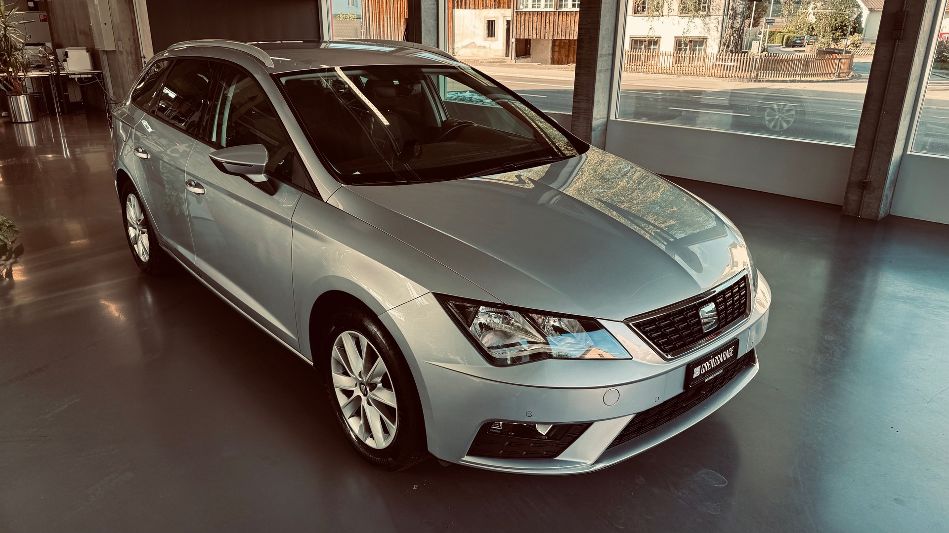SEAT Leon ST 1.6 TDI CR Style DSG-image-1
