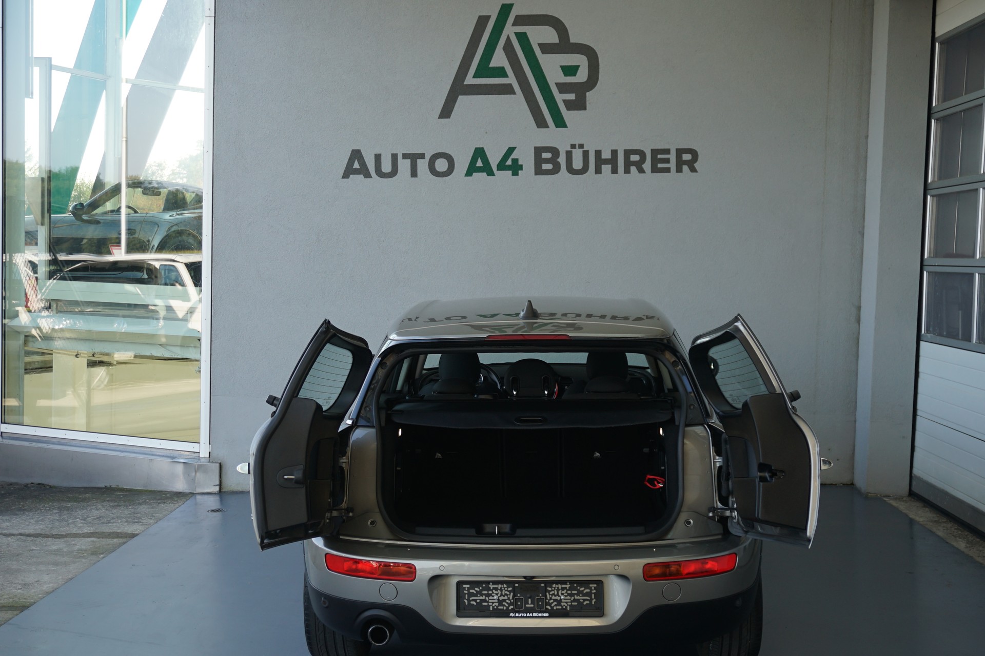 MINI Clubman Cooper 136PS Automat-image-14