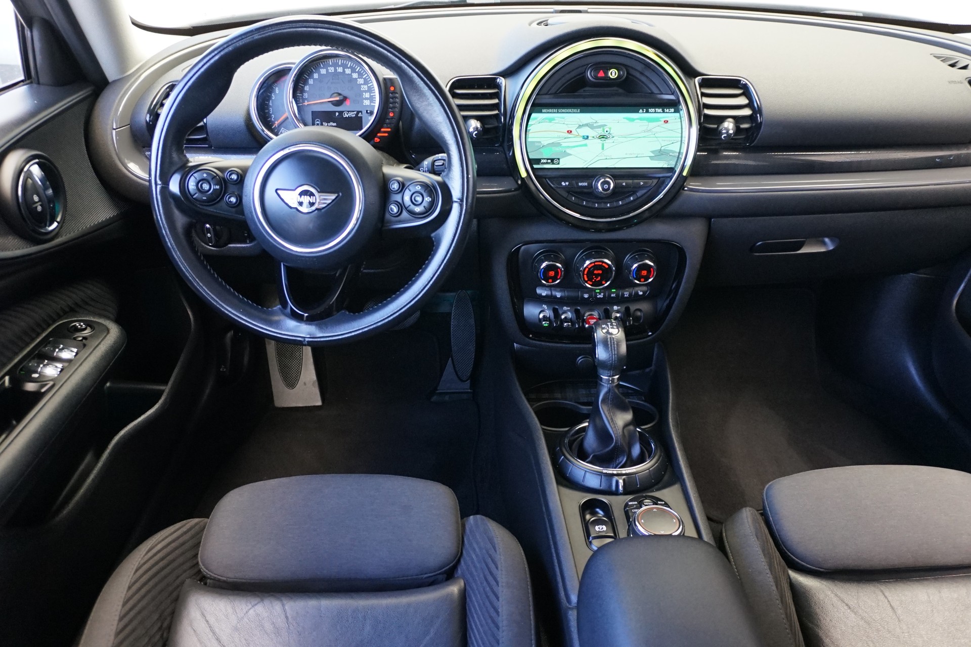MINI Clubman Cooper 136PS Automat-image-17