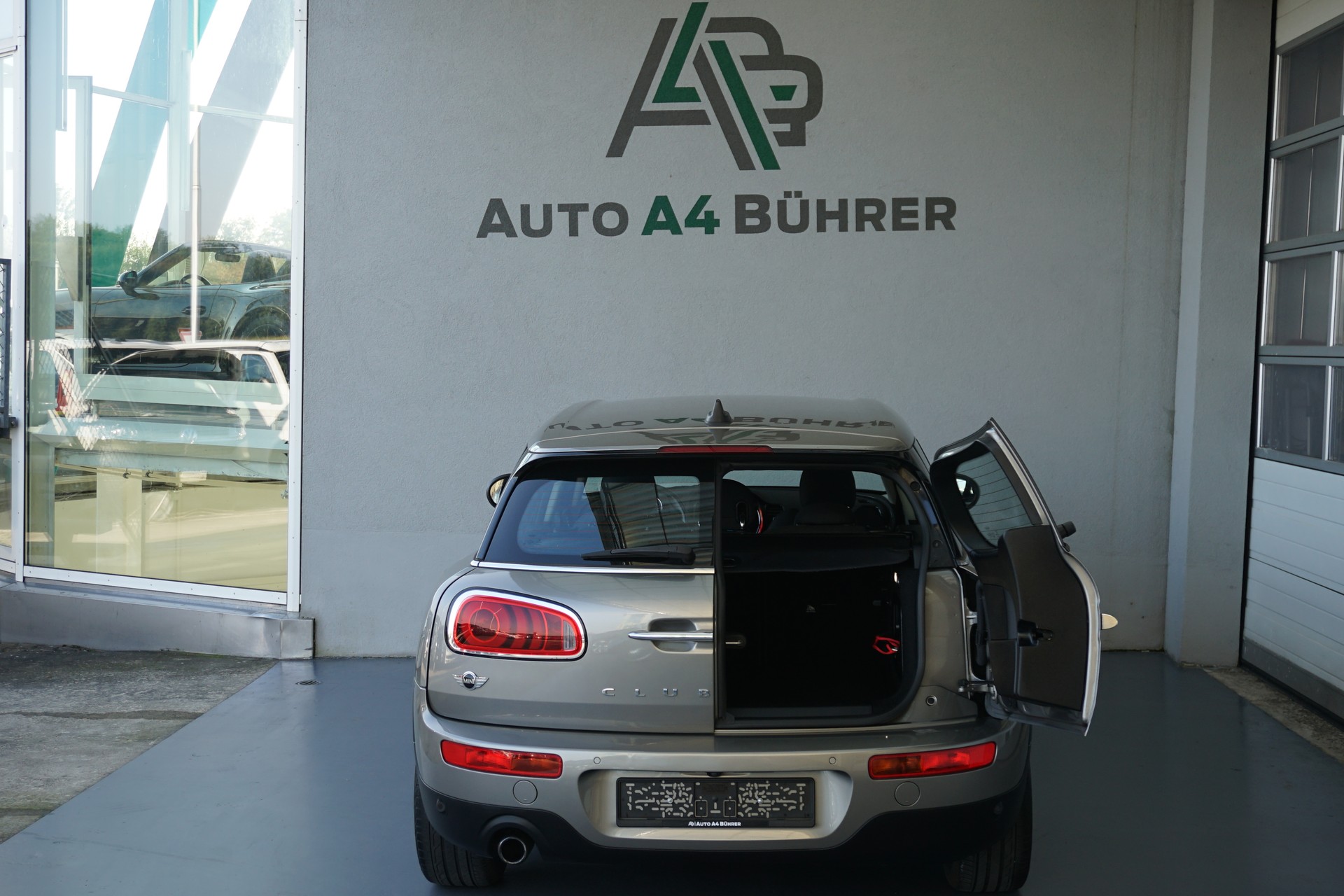 MINI Clubman Cooper 136PS Automat-image-13