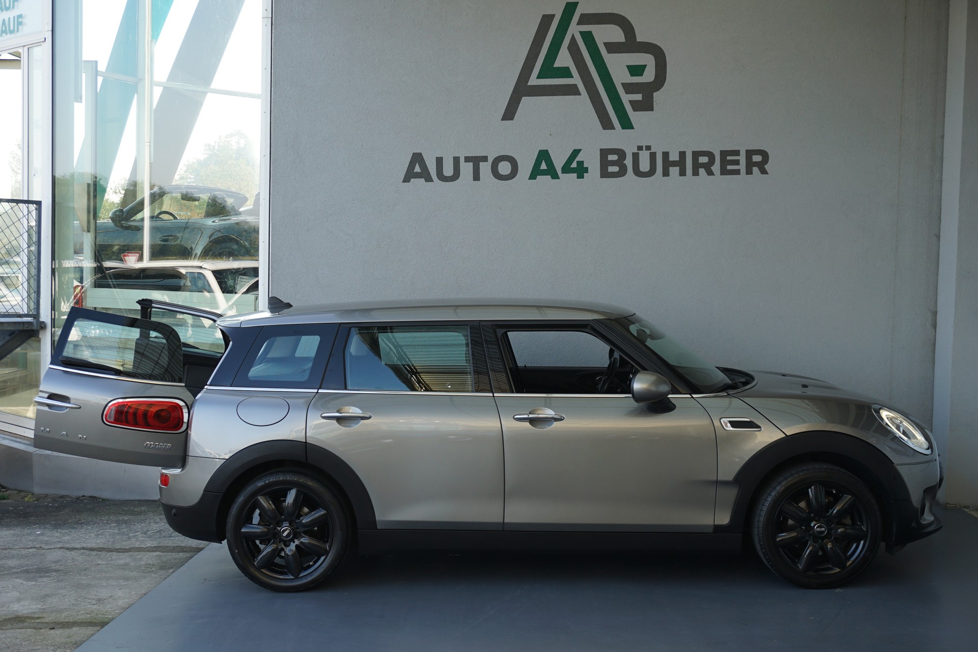 MINI Clubman Cooper 136PS Automat-image-5