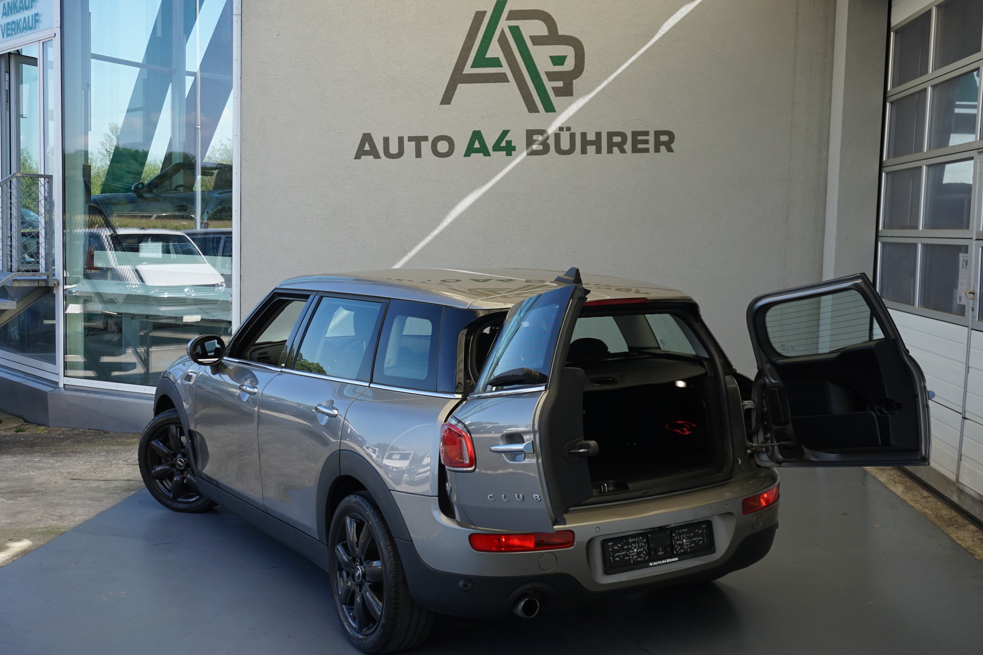 MINI Clubman Cooper 136PS Automat-image-8