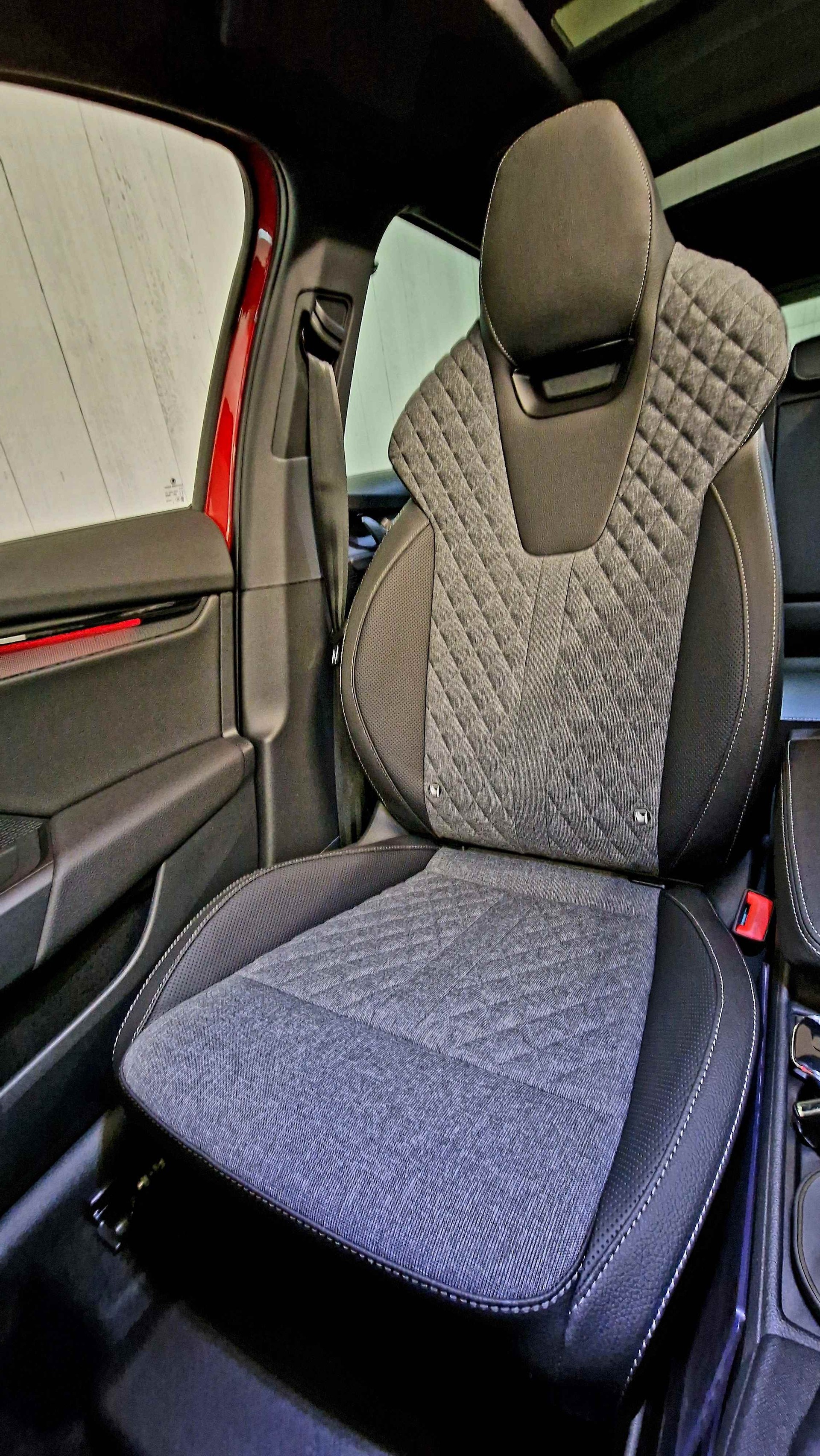 SKODA Octavia Combi 1.5 TSI mHEV DSG Sport Line-image-13