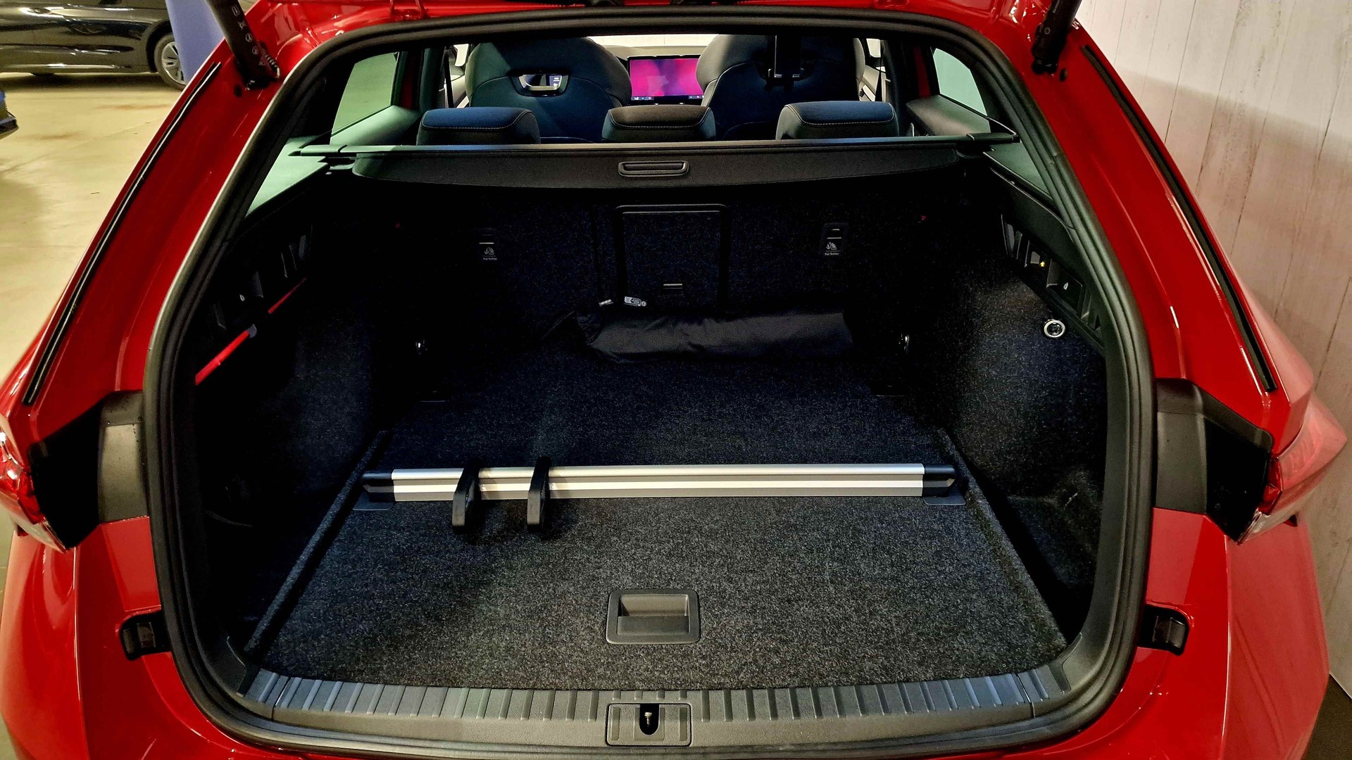 SKODA Octavia Combi 1.5 TSI mHEV DSG Sport Line-image-17