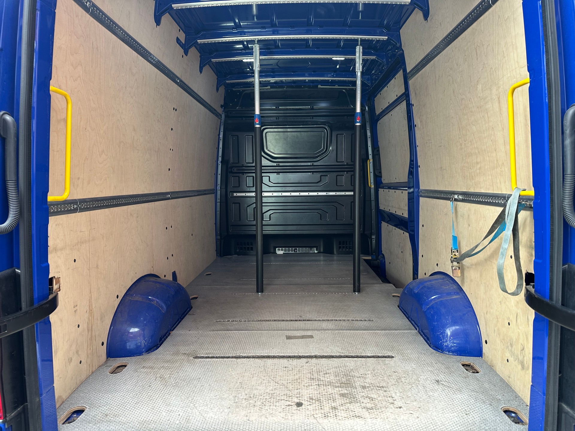 VW CRAFTER-image-3
