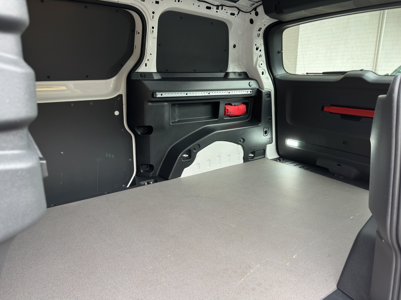 VW ID. Buzz Cargo-image-6