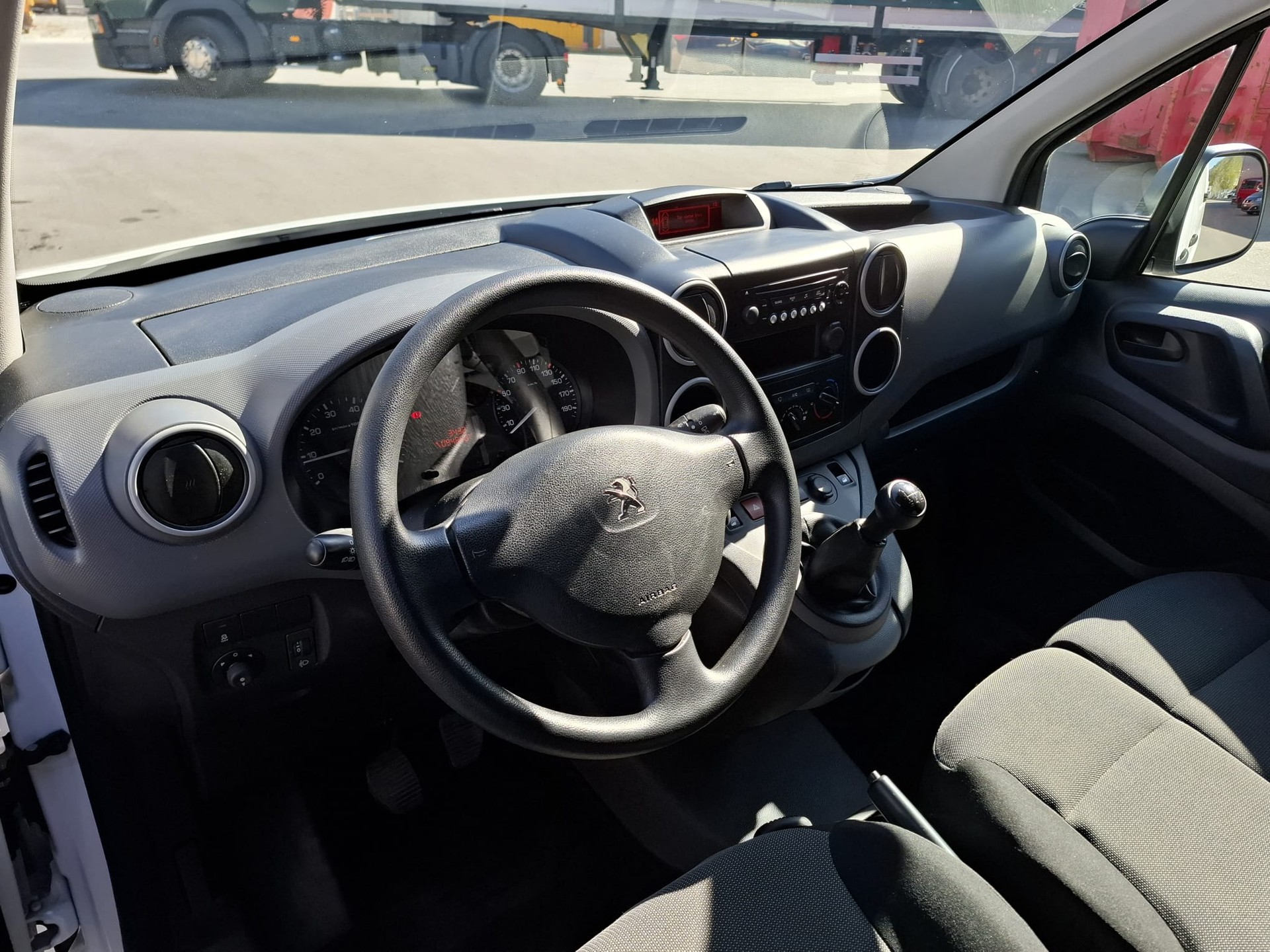 PEUGEOT Partner 1.6 BlueHDI Active-image-4