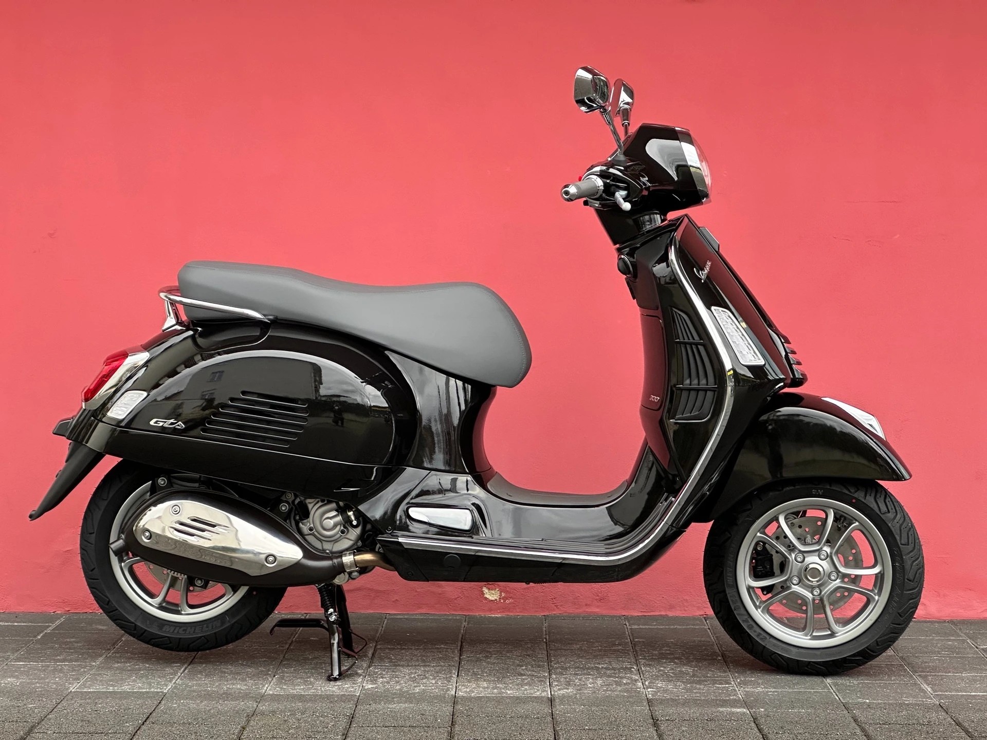 PIAGGIO Vespa GTS 125 RST Euro 5+-image-6