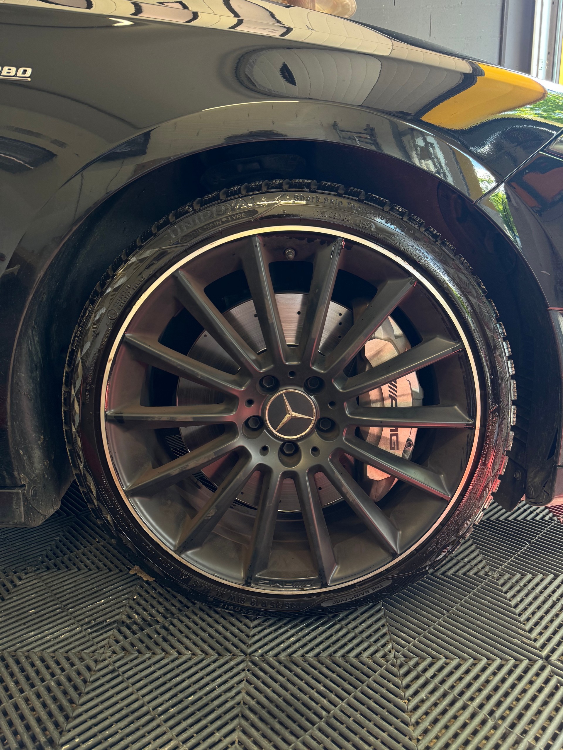 MERCEDES-BENZ A 35 AMG 4Matic Speedshift-image-4