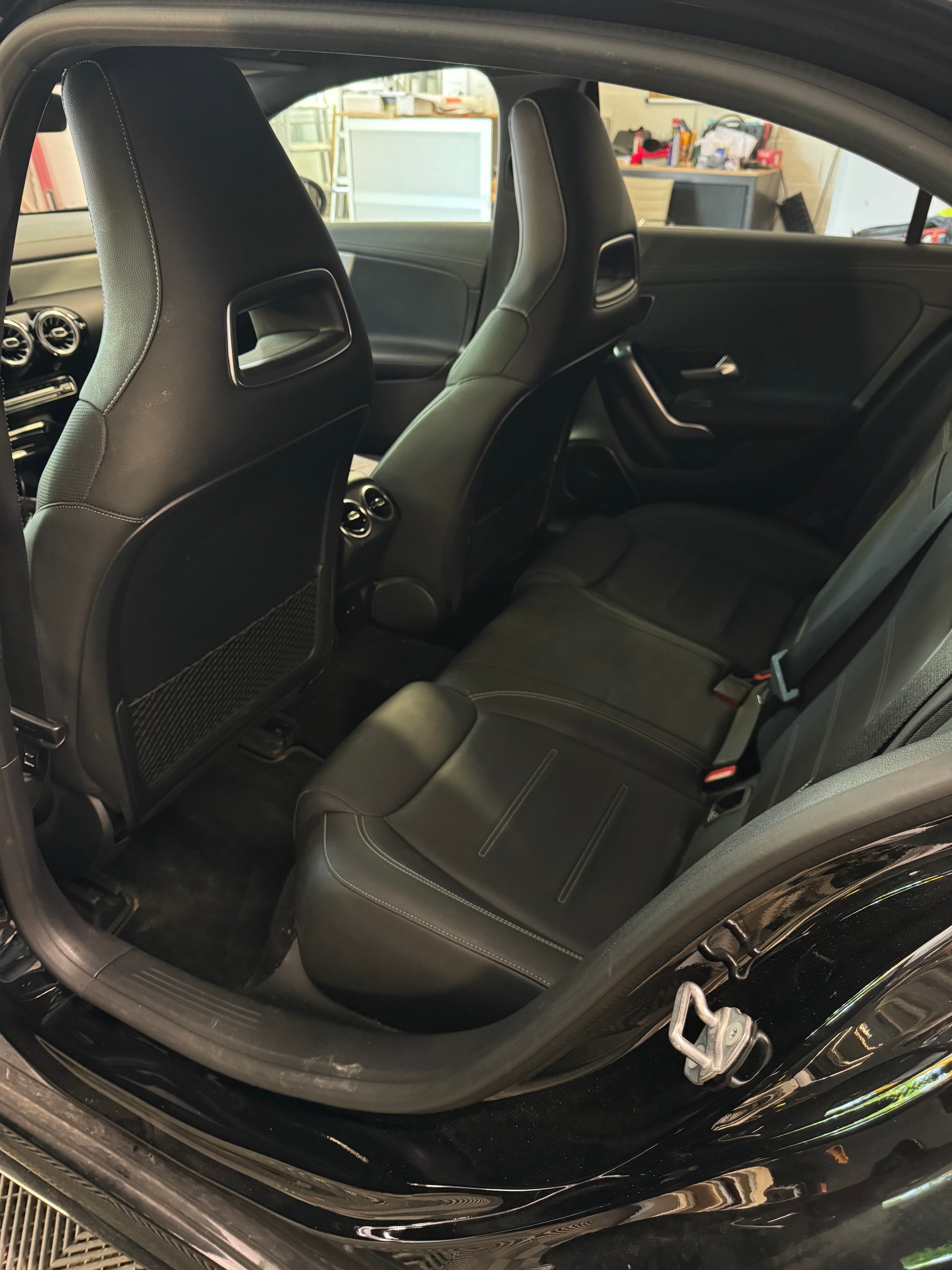 MERCEDES-BENZ A 35 AMG 4Matic Speedshift-image-13