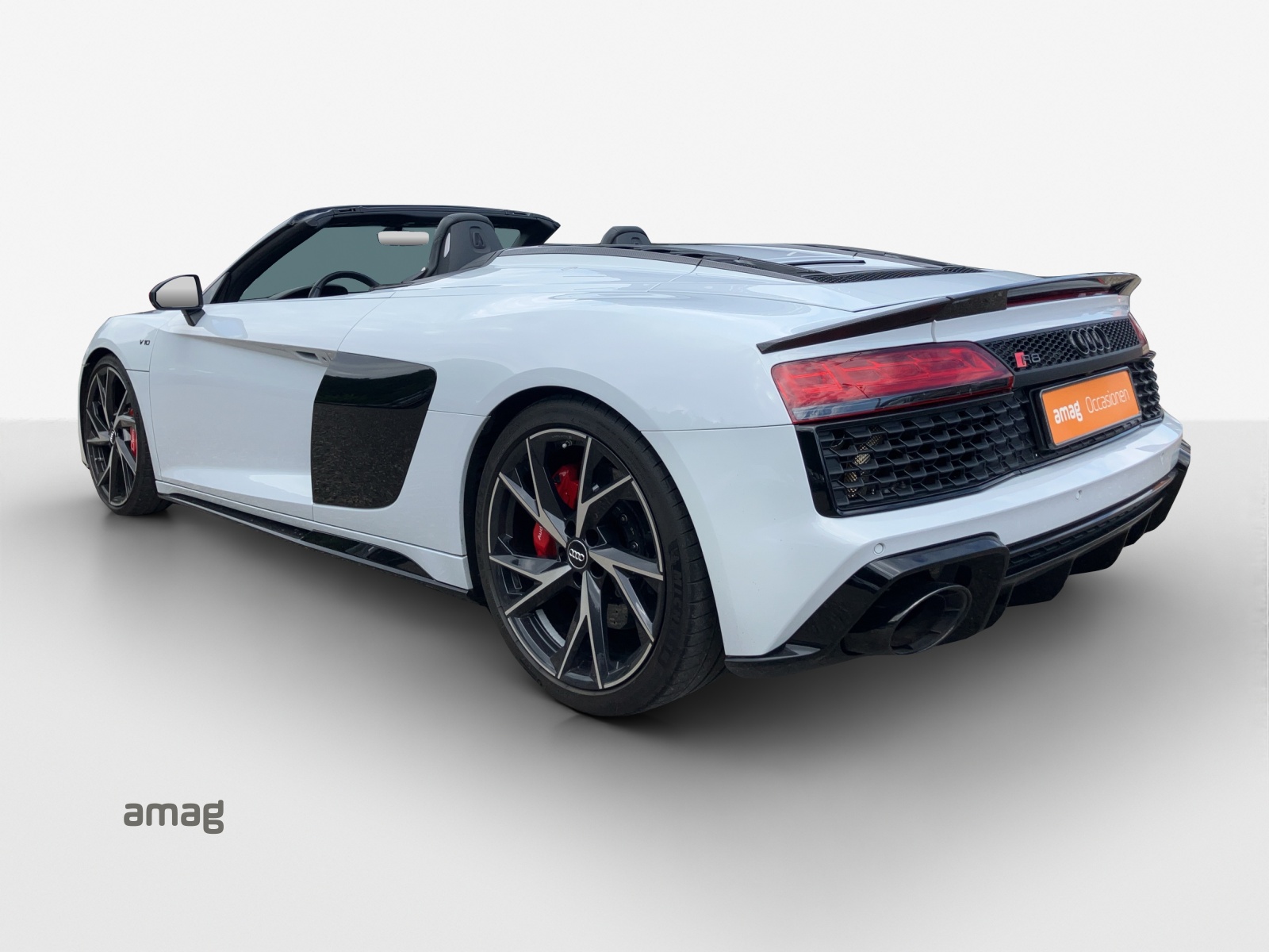 AUDI R8 Spyder performance S-Tronic-showroom-element-2