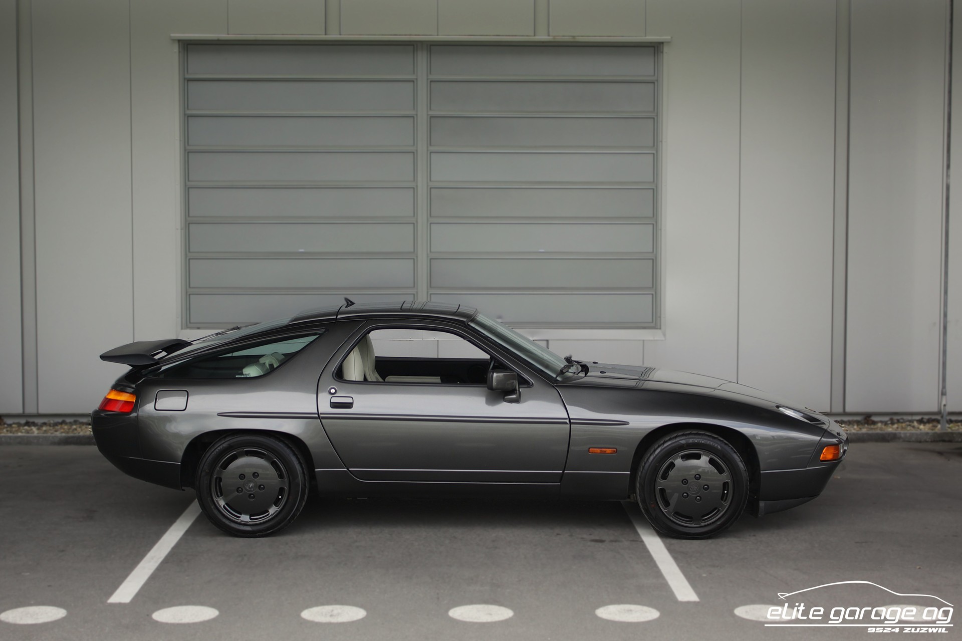 PORSCHE 928 S4-image-5