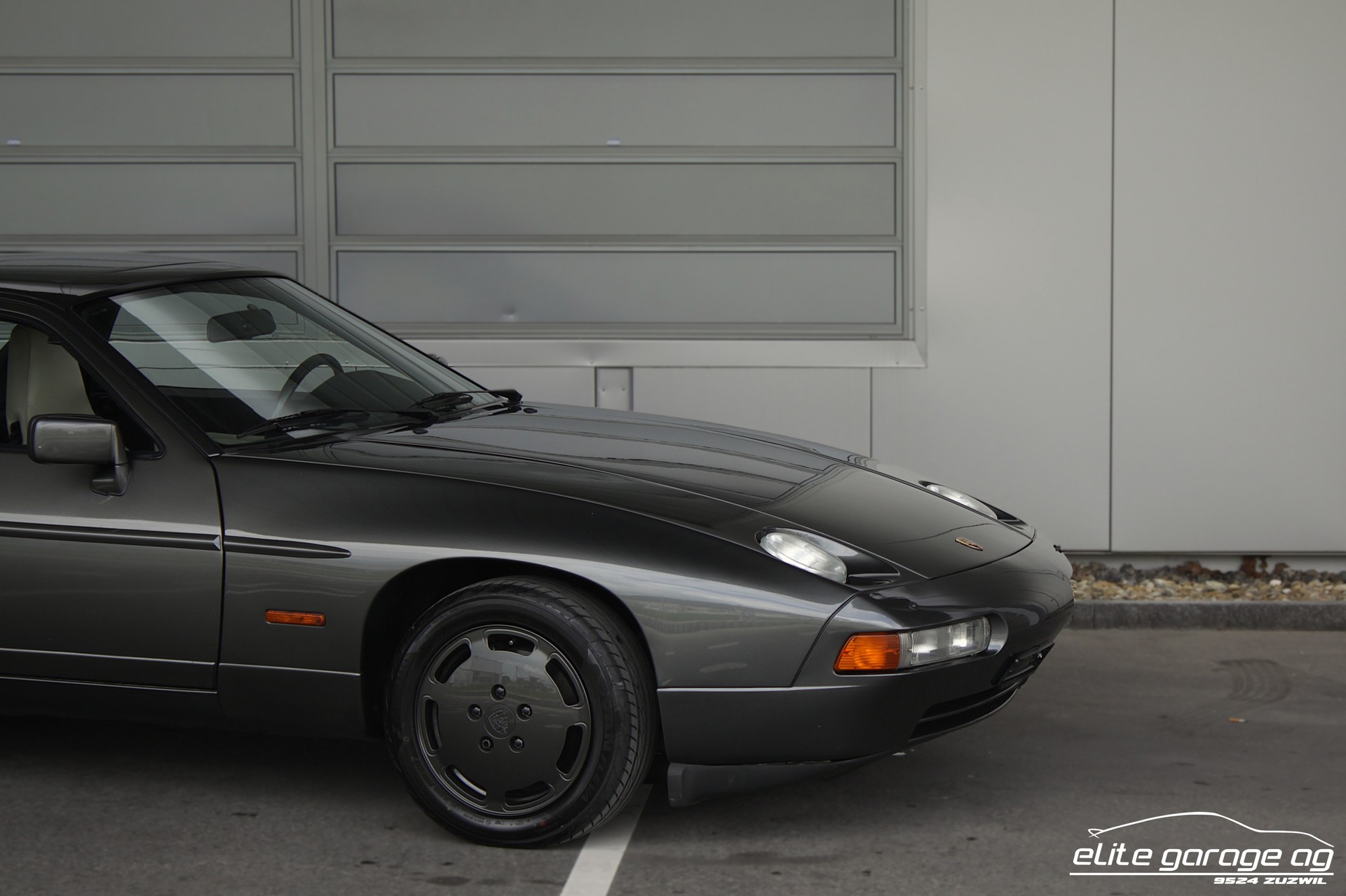 PORSCHE 928 S4-image-8