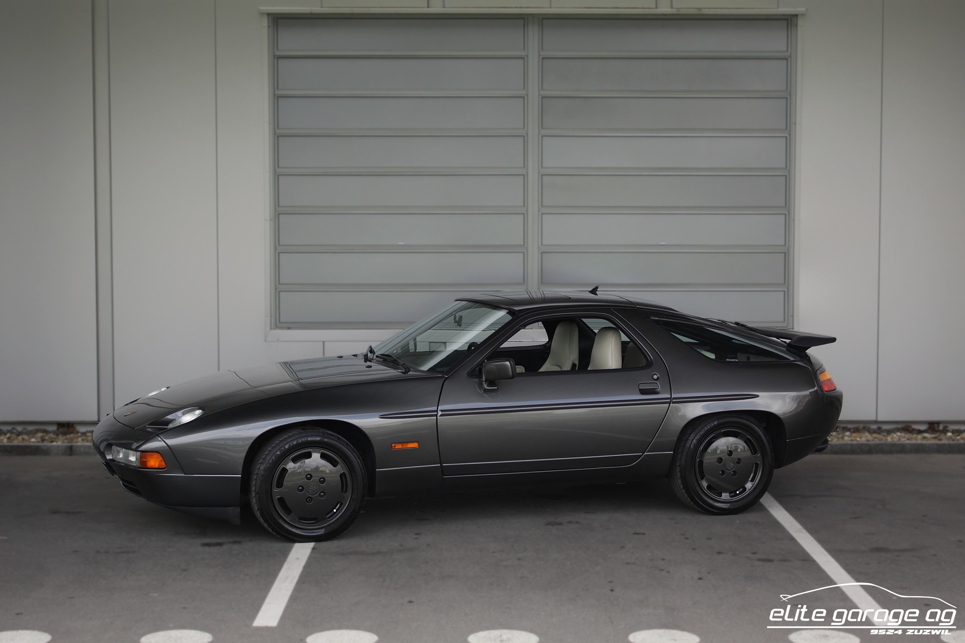 PORSCHE 928 S4-image-0
