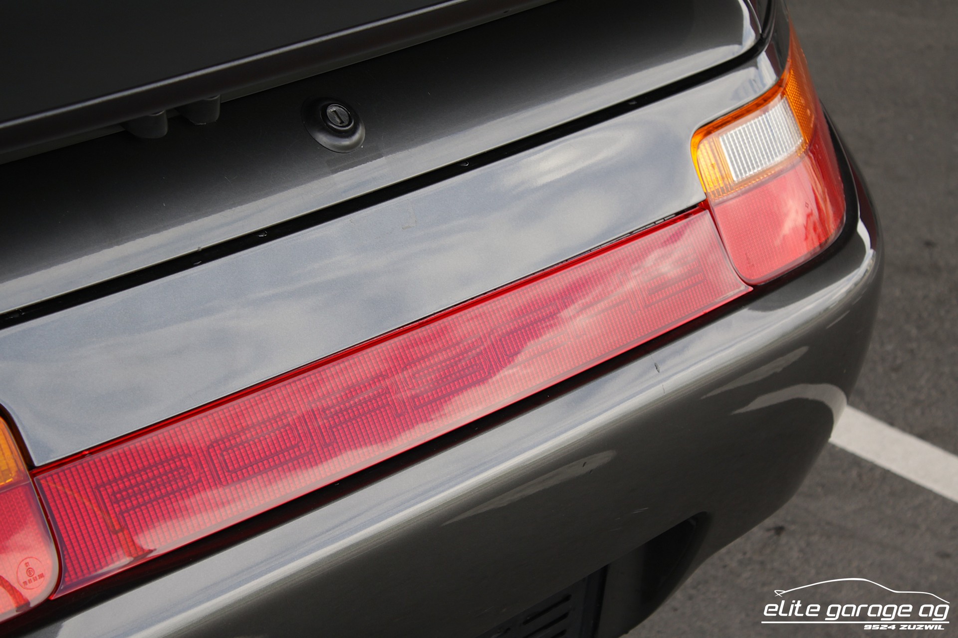 PORSCHE 928 S4-image-12