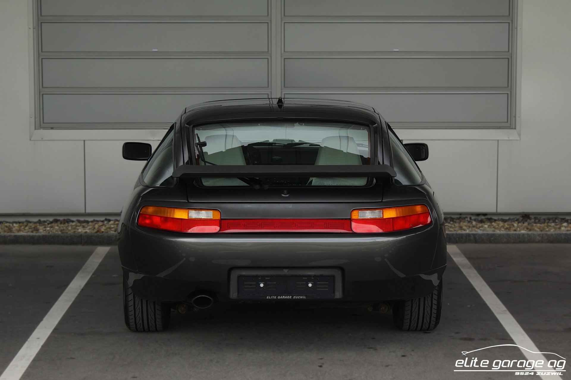 PORSCHE 928 S4-image-3