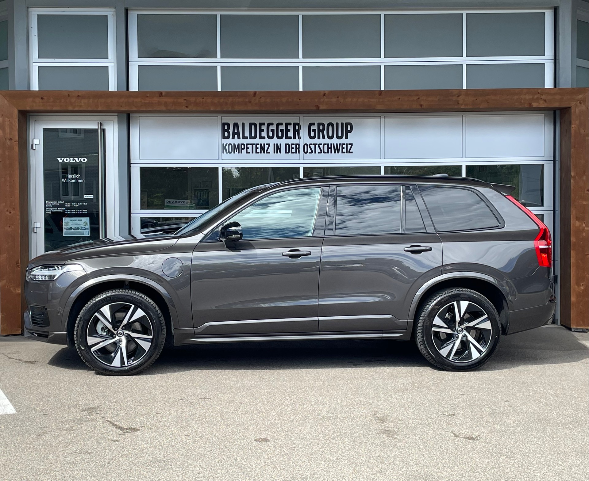 VOLVO XC90 2.0 T8 TE Plus Dark 7P. e-image-8
