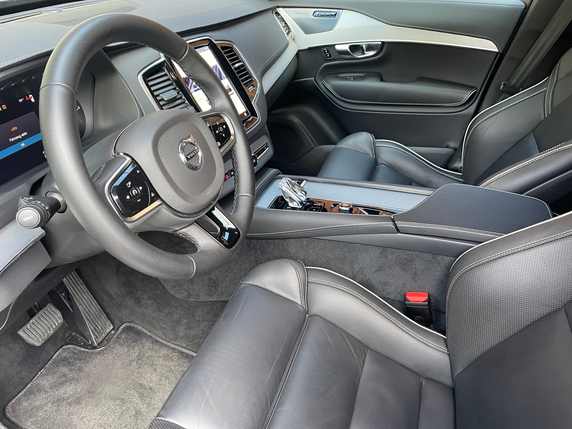 VOLVO XC90 2.0 T8 TE Plus Dark 7P. e-image-3