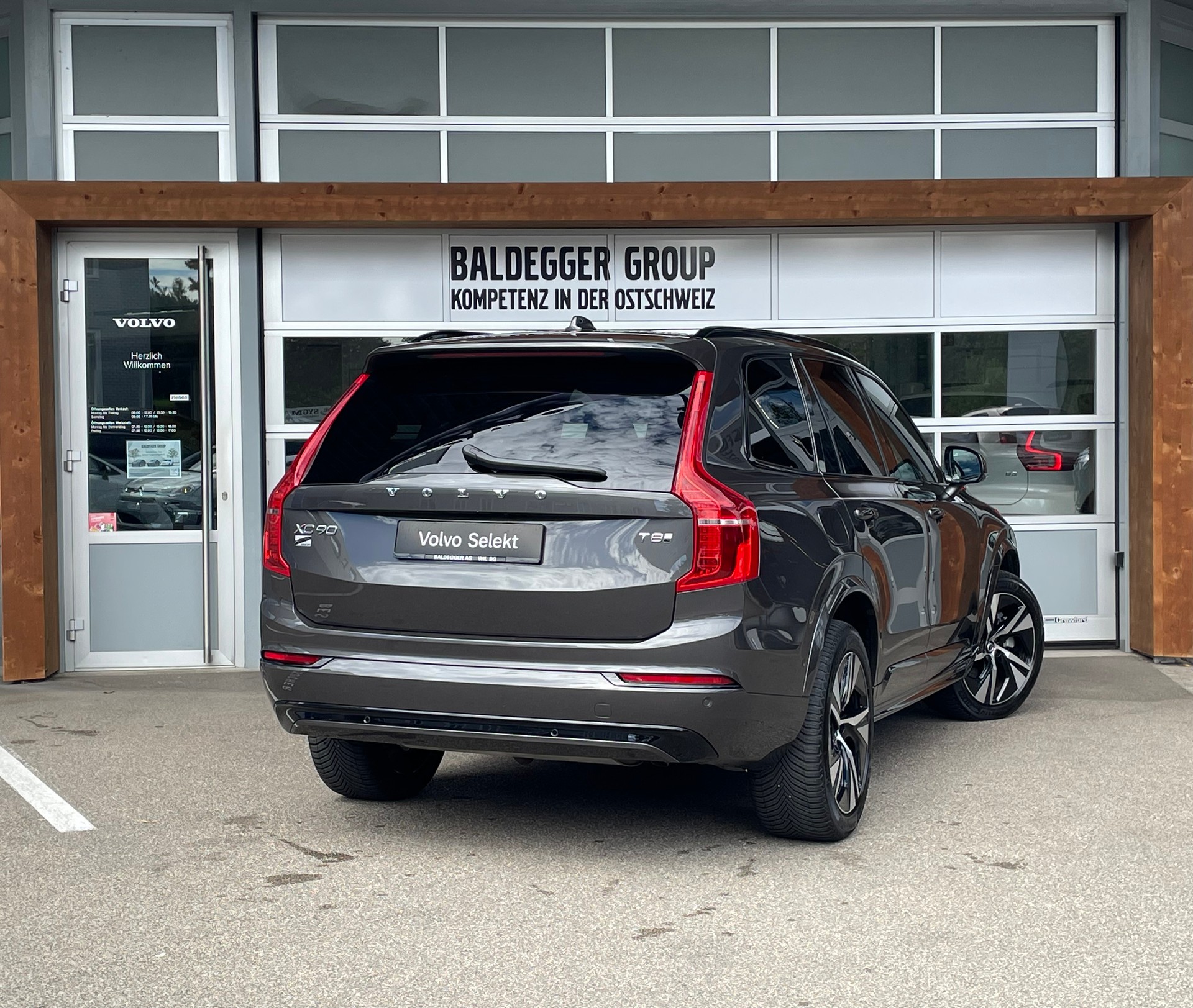 VOLVO XC90 2.0 T8 TE Plus Dark 7P. e-image-2
