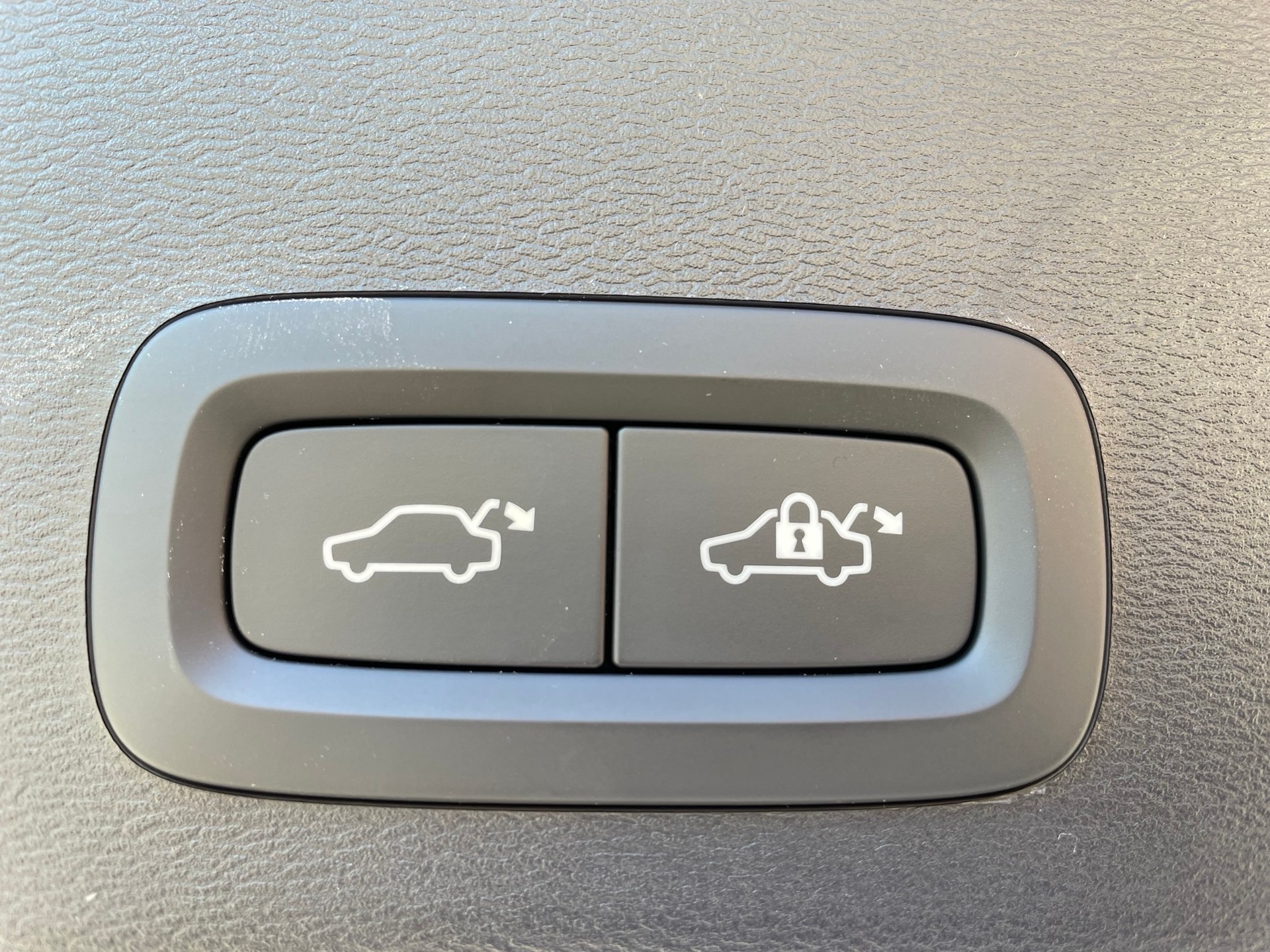 VOLVO XC90 2.0 T8 TE Plus Dark 7P. e-image-15