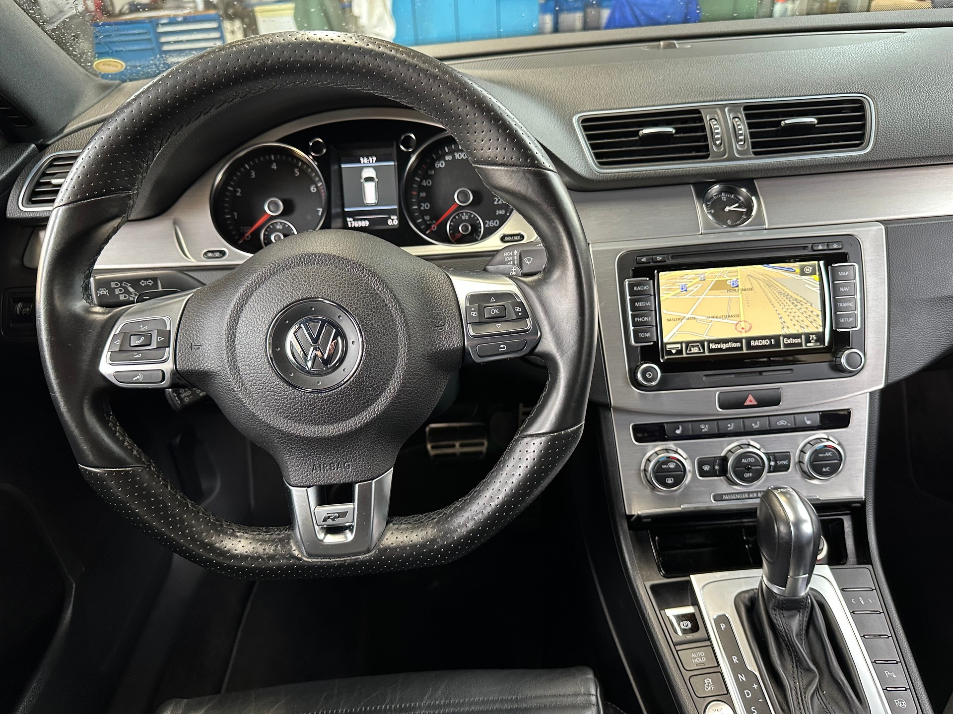 VW Passat Variant 3.6 FSI R-Line 4Motion DSG 300 PS-image-10