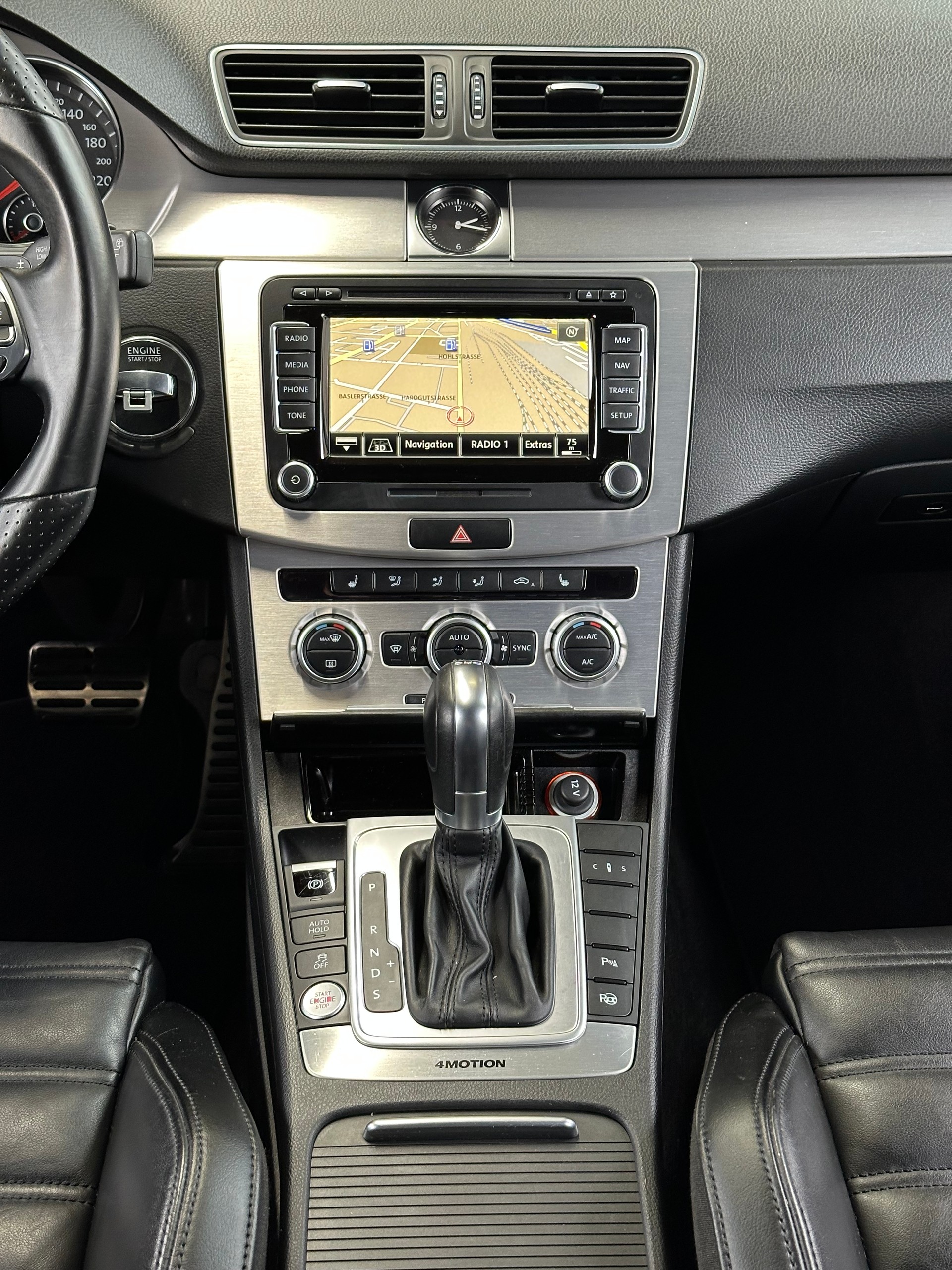 VW Passat Variant 3.6 FSI R-Line 4Motion DSG 300 PS-image-16