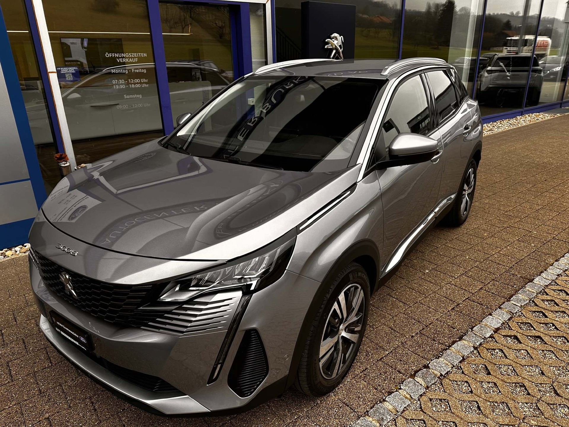 PEUGEOT 3008 1.2 PureTech Allure Pack 5 Jahre Garantie-image-1