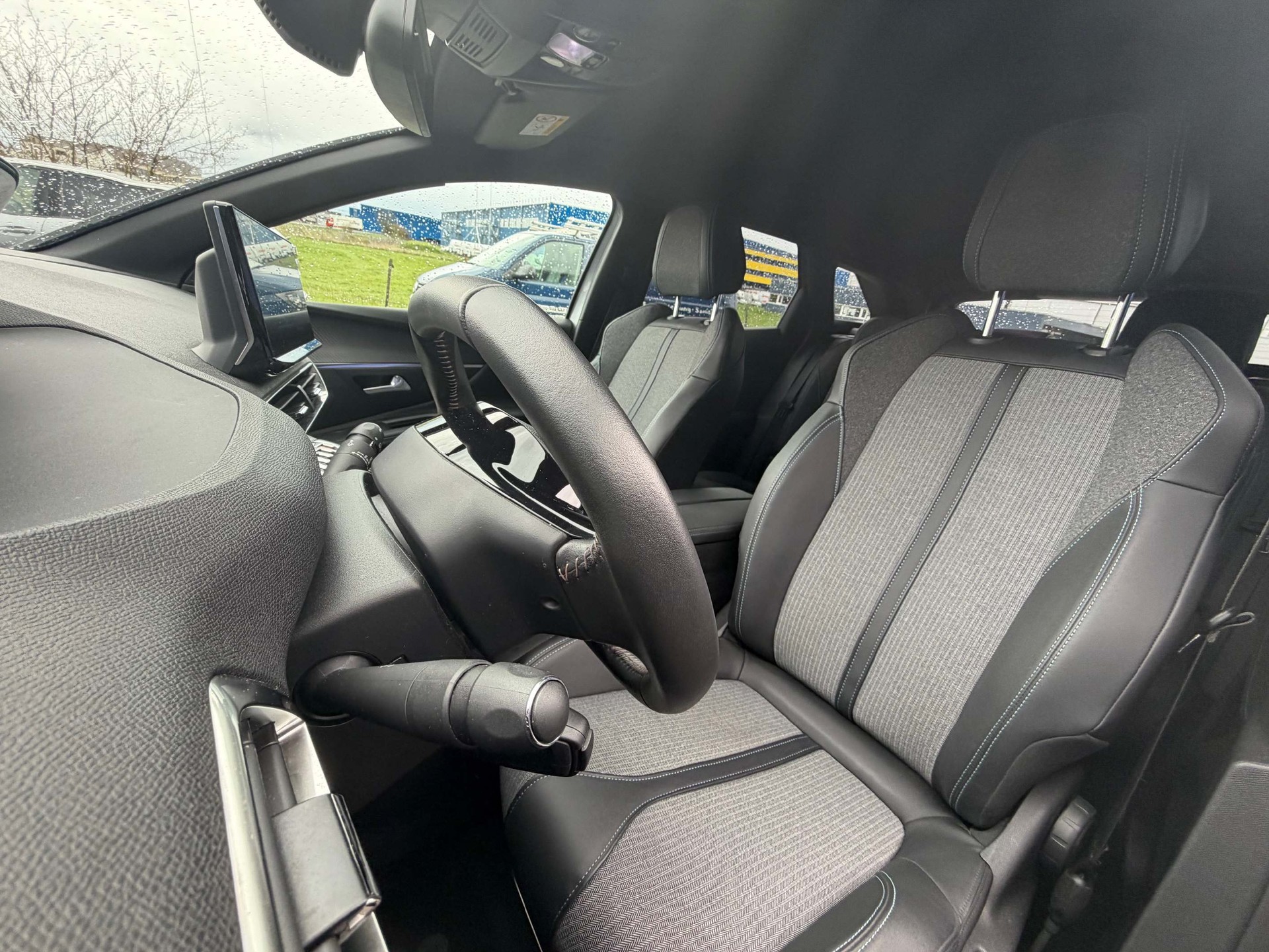PEUGEOT 3008 1.2 PureTech Allure Pack 5 Jahre Garantie-image-6