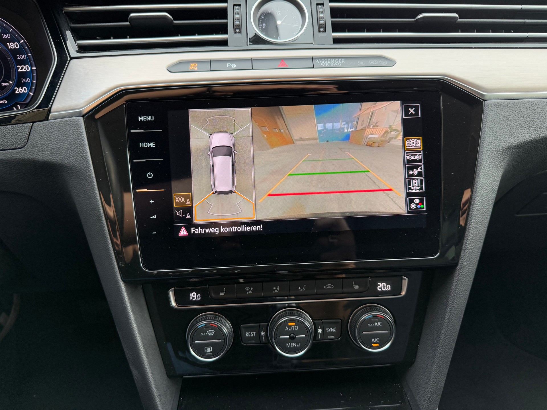 VW Passat Variant 1.4 TSI GTE Hybrid DSG-image-12