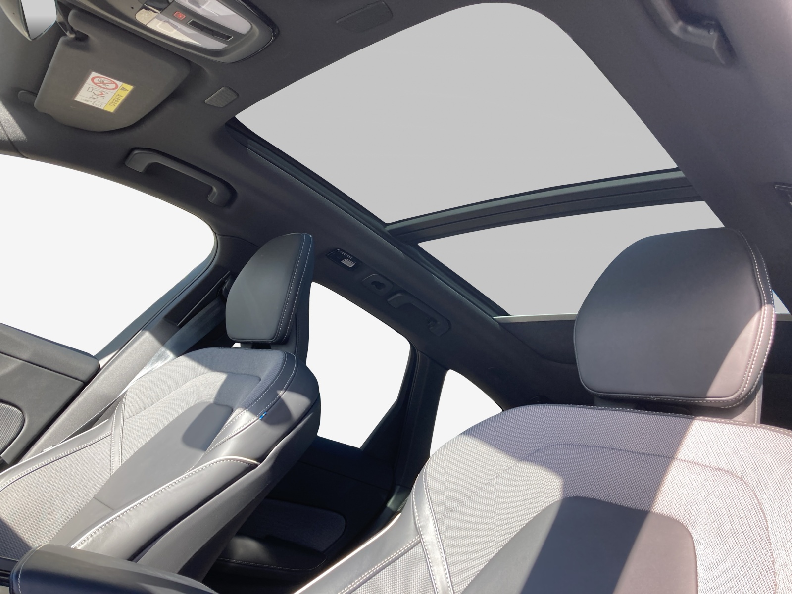 VOLVO XC60 T8 eAWD PluginHybrid Ultimate Dark Geartronic-image-14