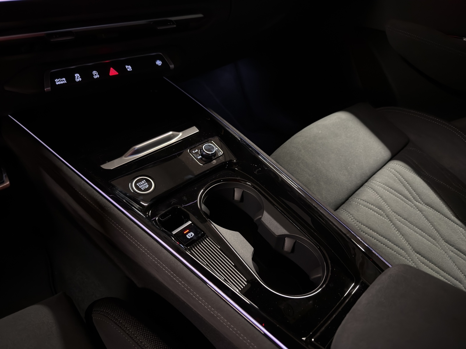 AUDI Q3 SUV 110 kW TFSI S tronic-image-12