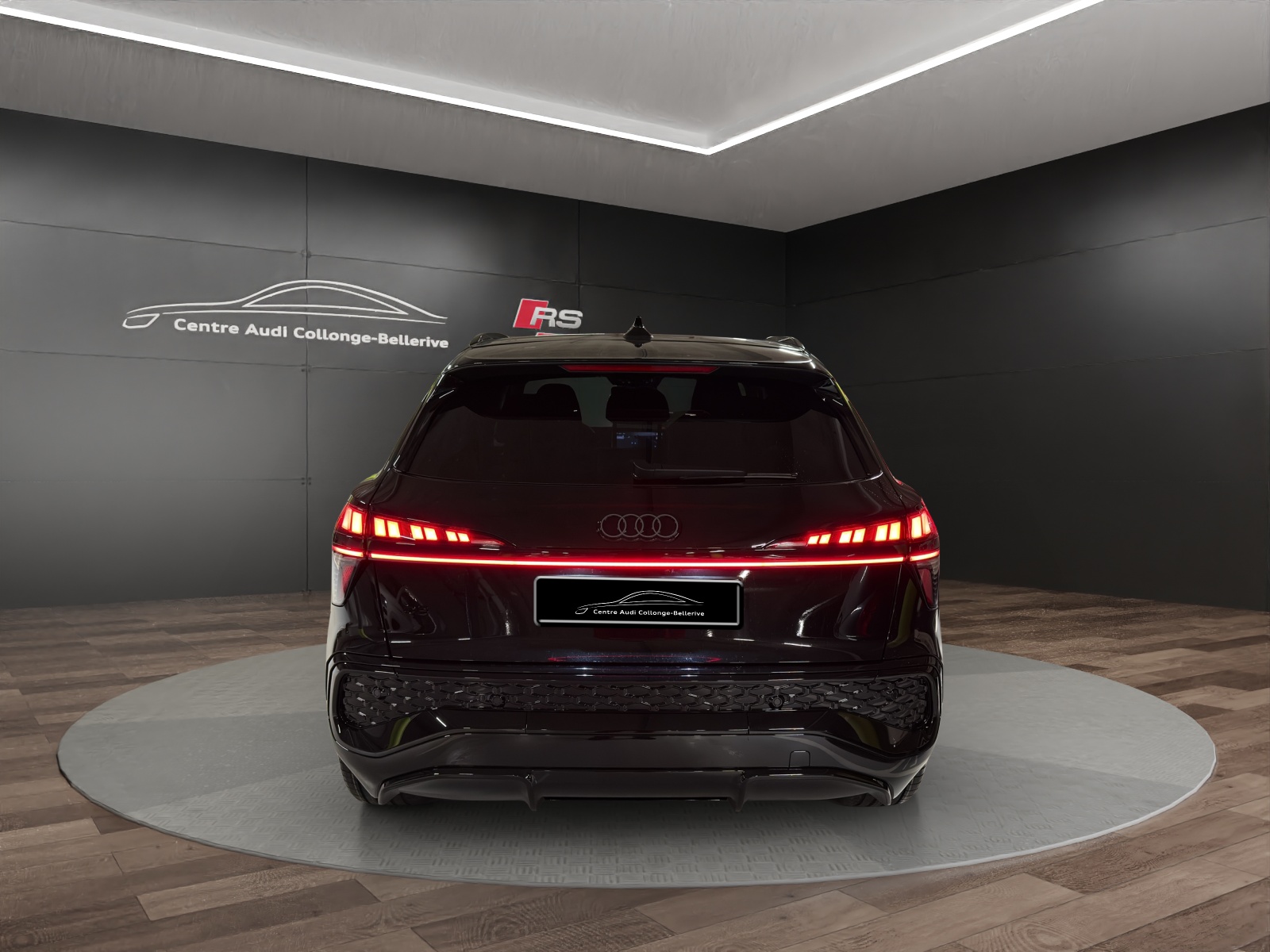 AUDI Q3 SUV 110 kW TFSI S tronic-image-4
