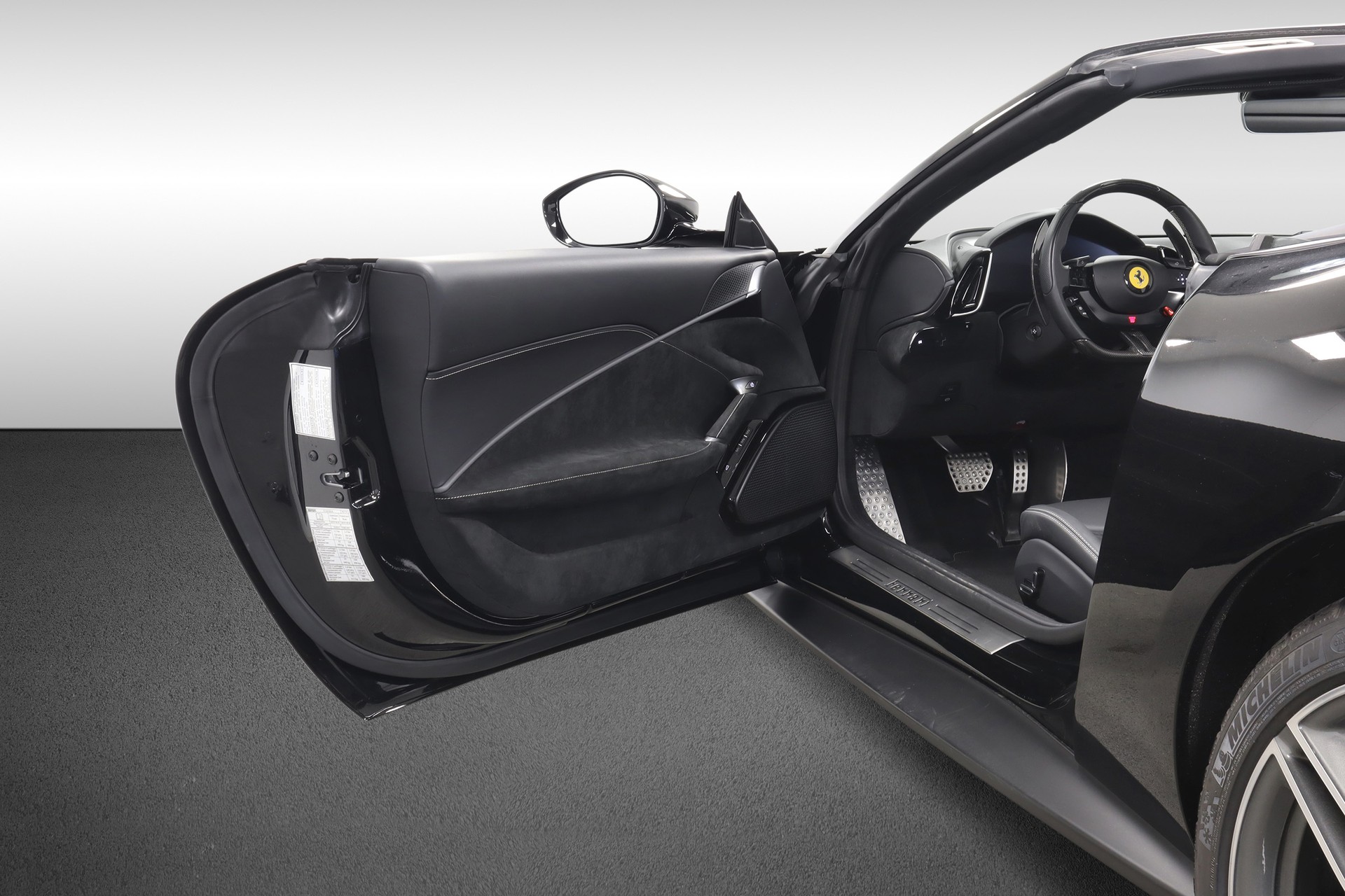 FERRARI Roma Spider-image-9