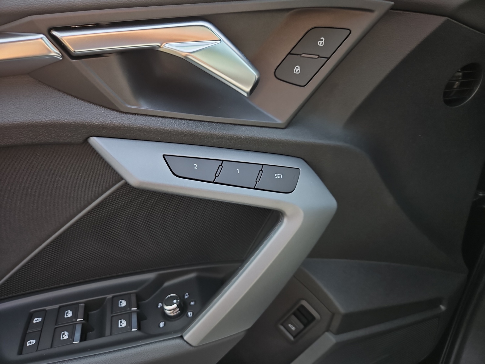 AUDI A3 allstreet 40 TFSI S-tronic quatttro-image-12