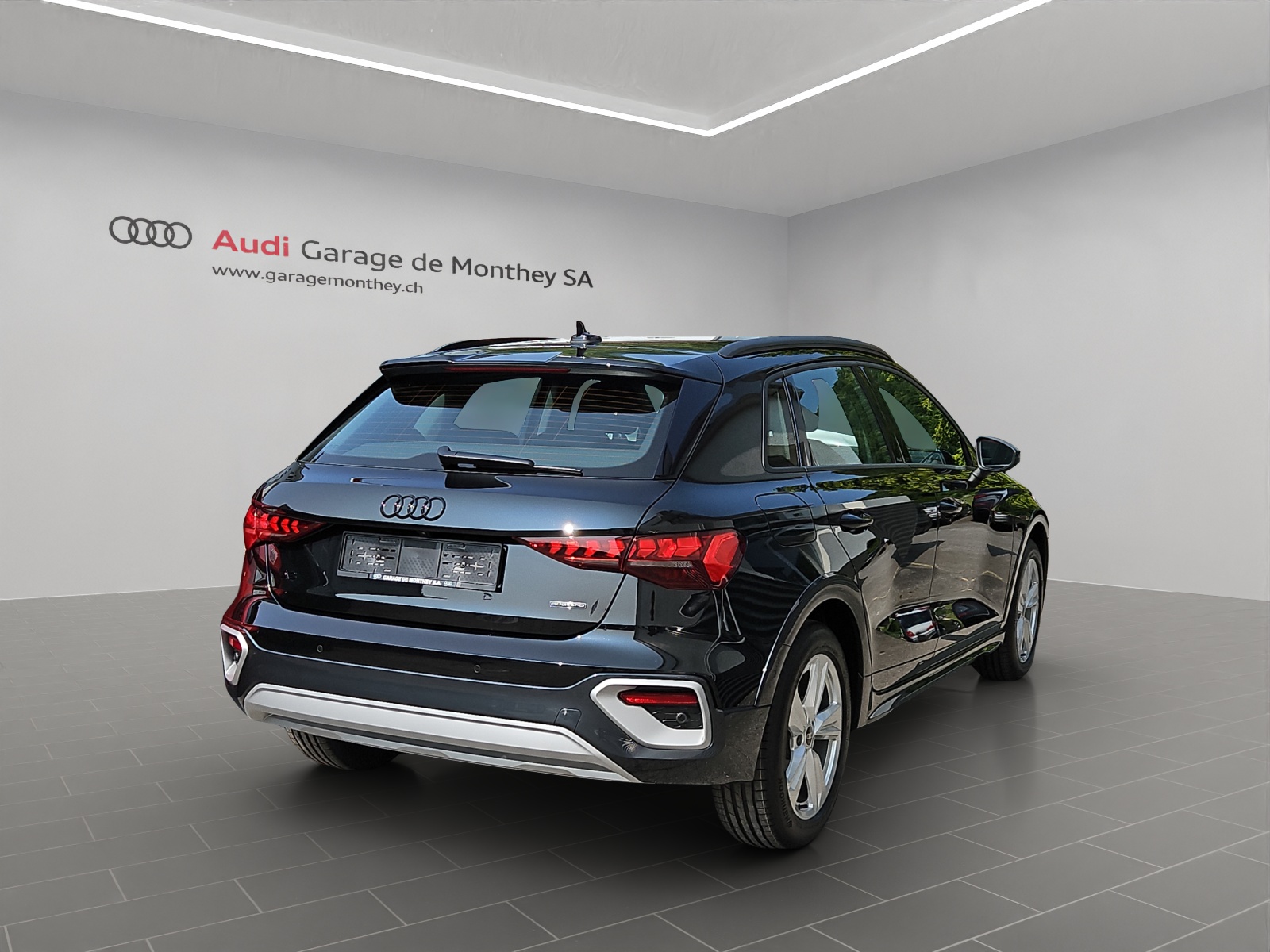 AUDI A3 allstreet 40 TFSI S-tronic quatttro-image-3