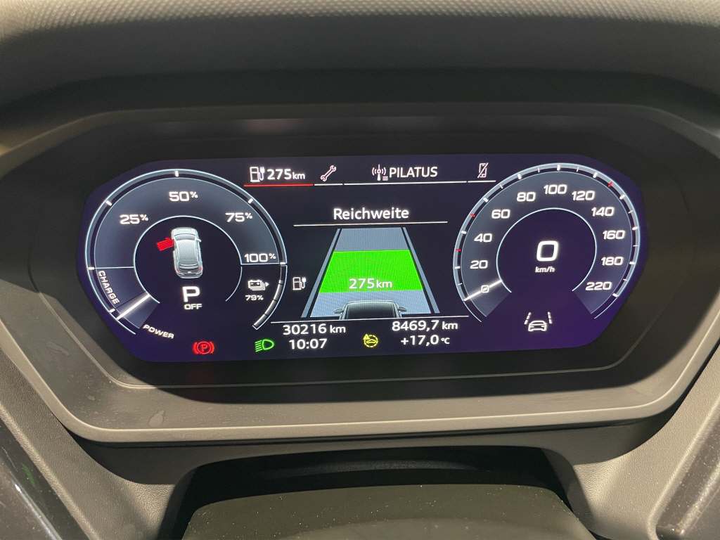 AUDI Q4 e-tron 45 quattro-image-6