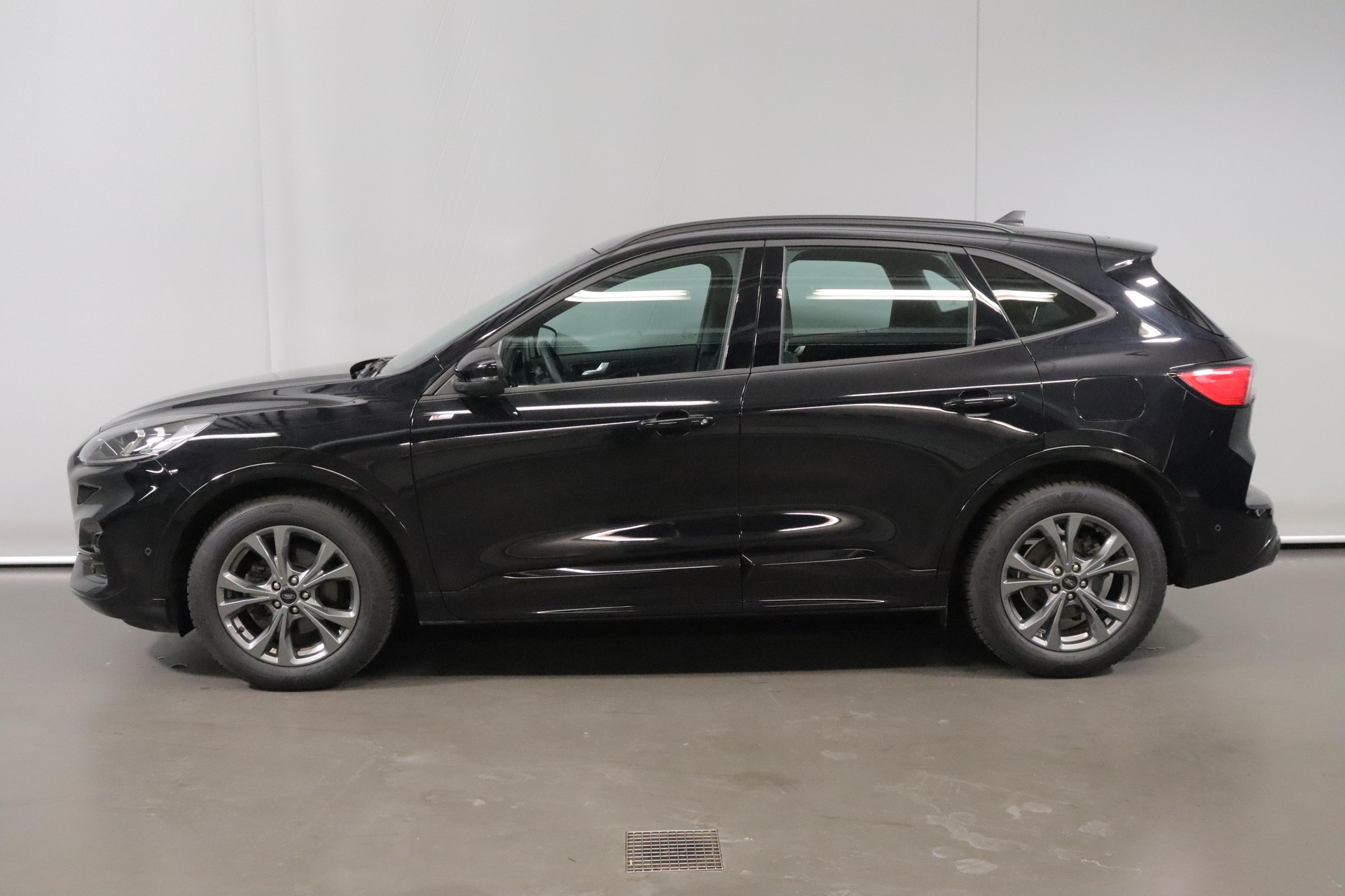 FORD Kuga 2.0 EcoBlue ST-Line-image-4