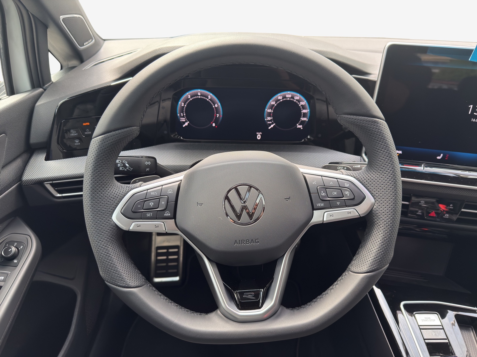 VW Golf 1.5 e TSI mHEV R-Line DSG-image-9
