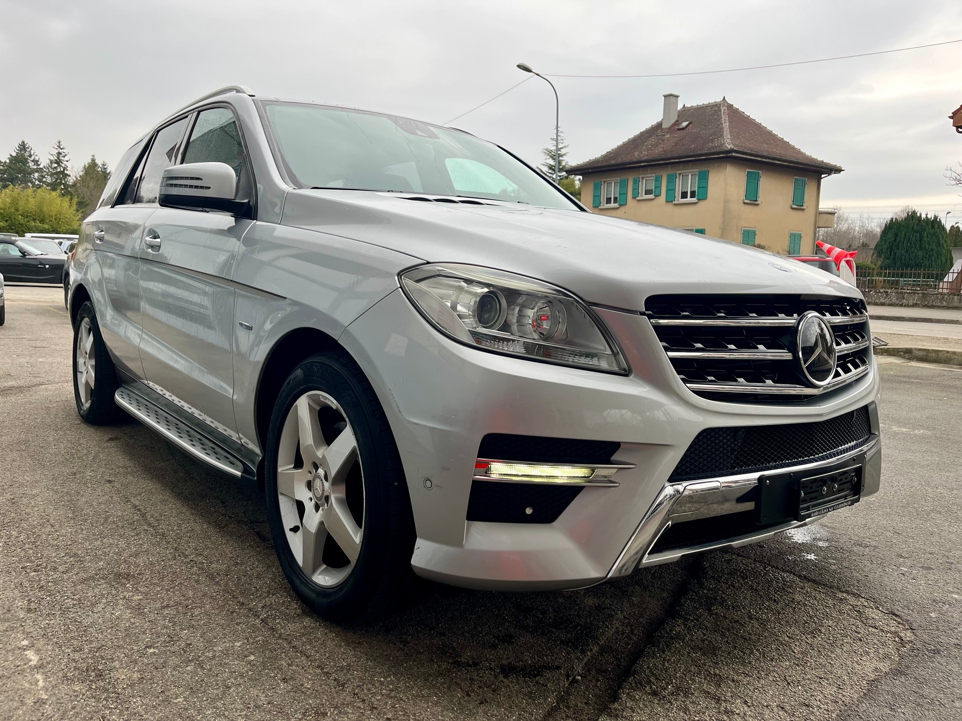 MERCEDES-BENZ ML 350 BlueTEC Edition 4Matic 7G-Tronic-showroom-element-3