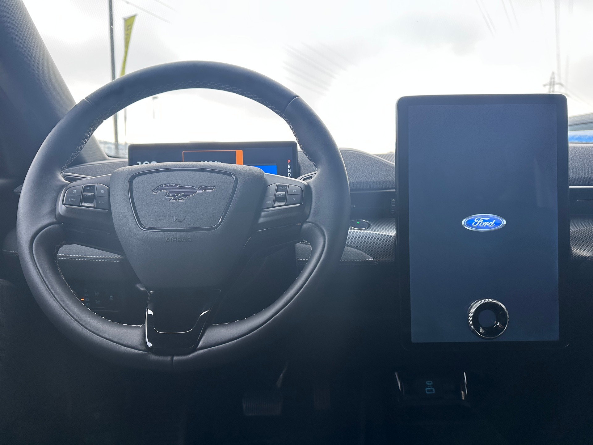FORD Mustang MACH-E GT AWD 91 kWh-image-8
