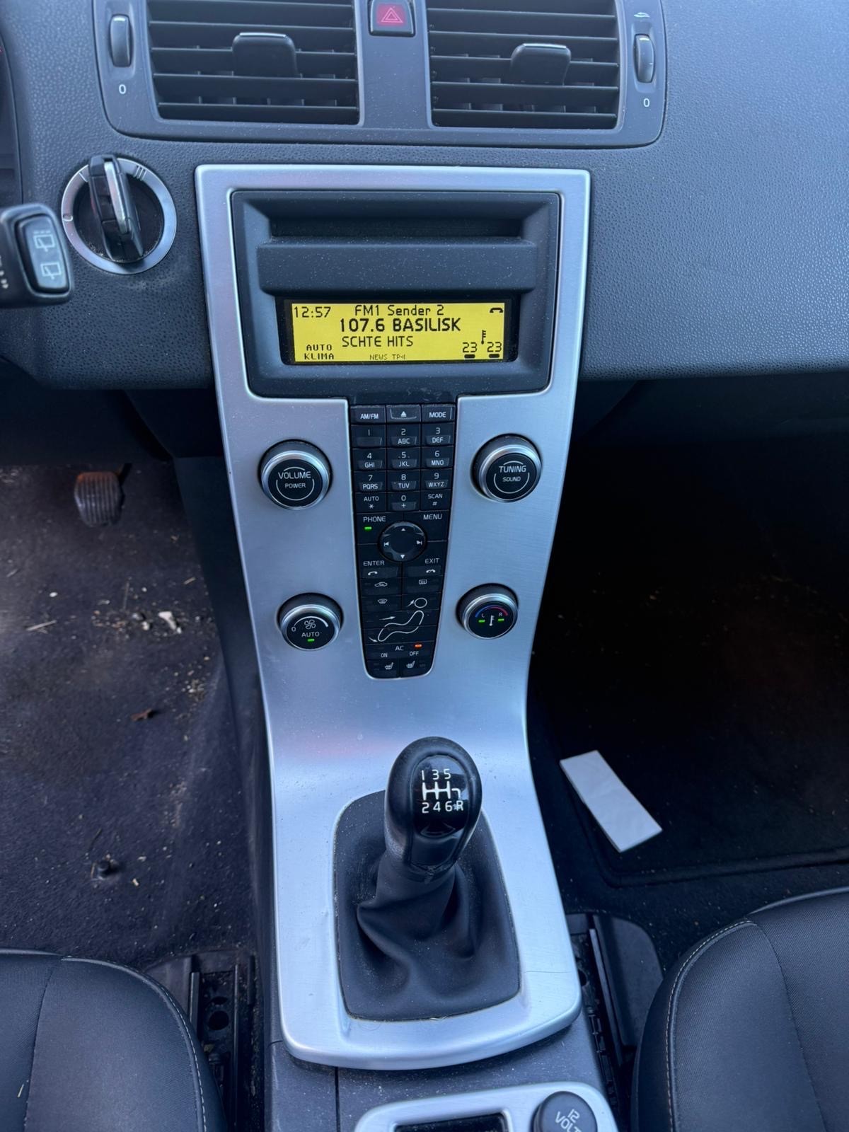 VOLVO V50 D3 Momentum-image-9