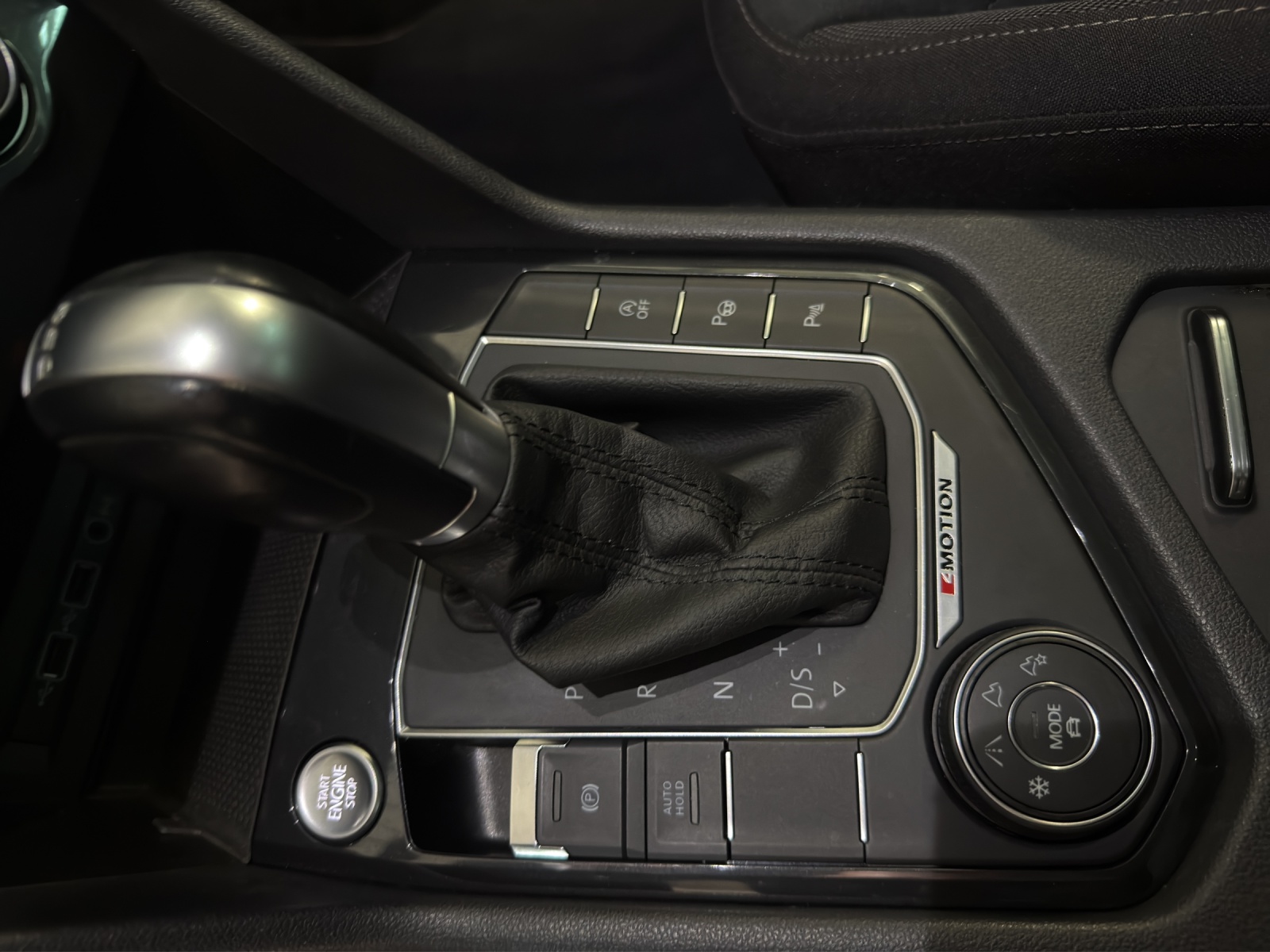 VW Tiguan 2.0TSI Highline 4Motion DSG-image-15